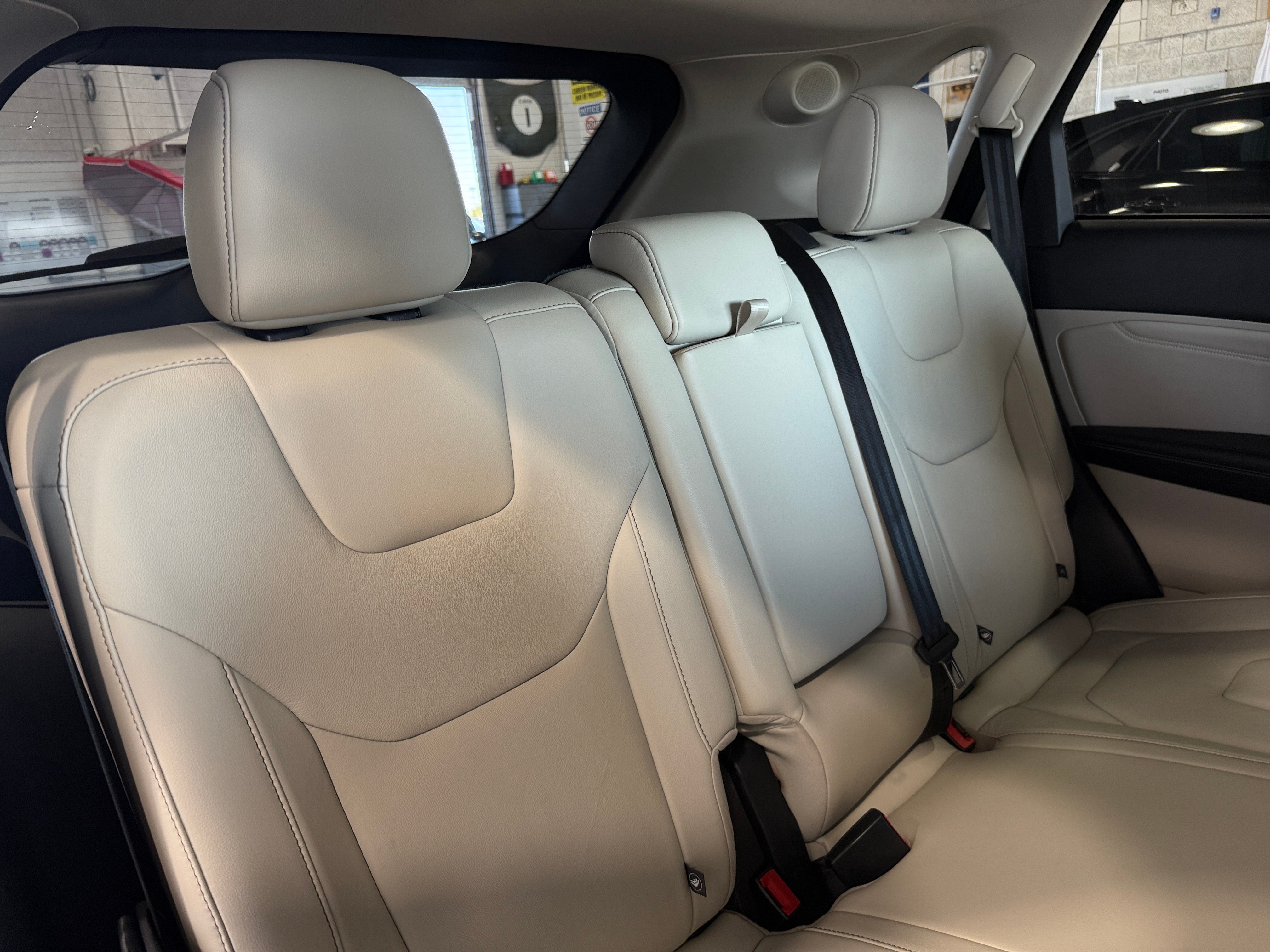 2016 Ford Edge Titanium 5