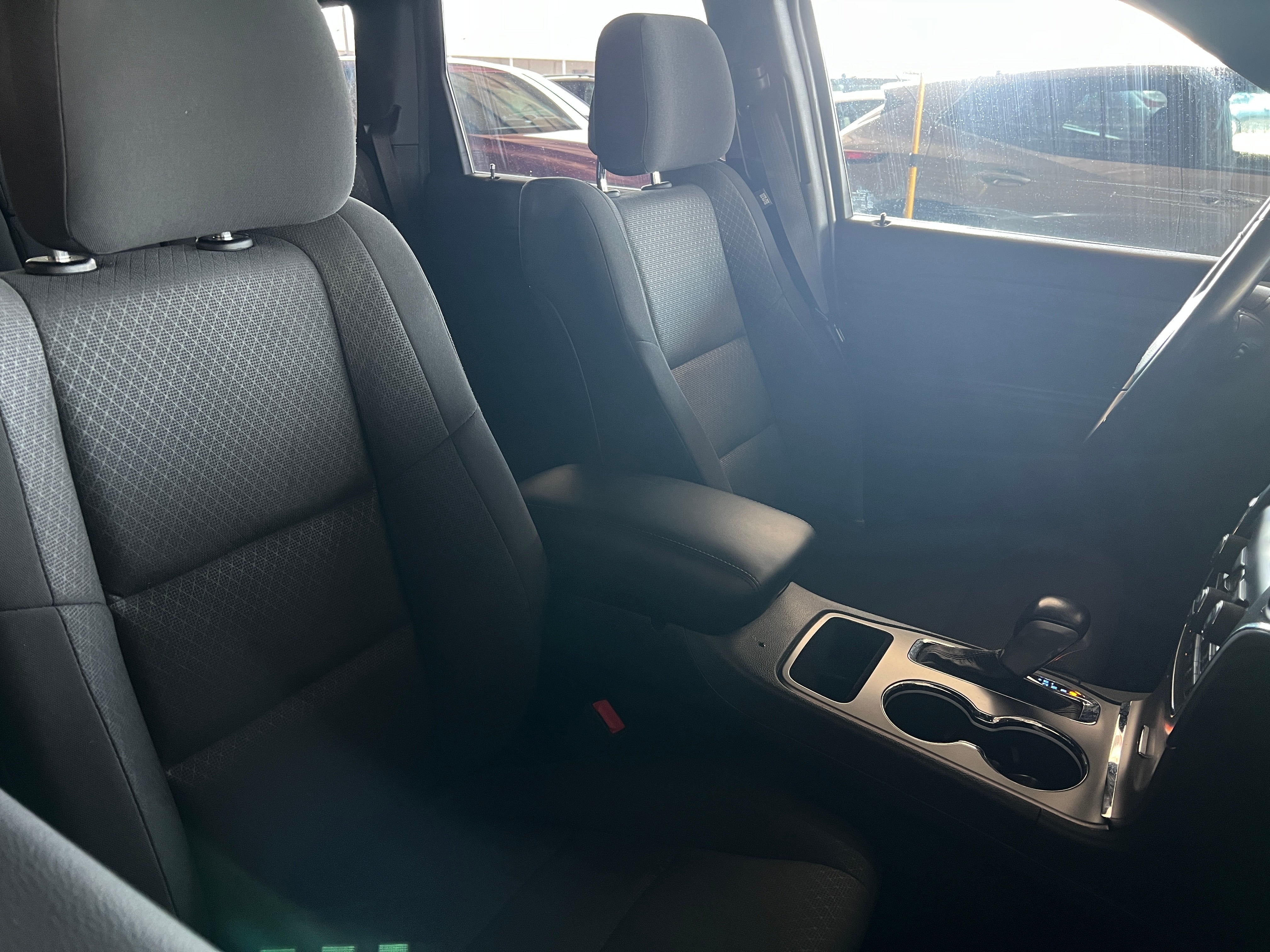 2020 Jeep Grand Cherokee Laredo 2