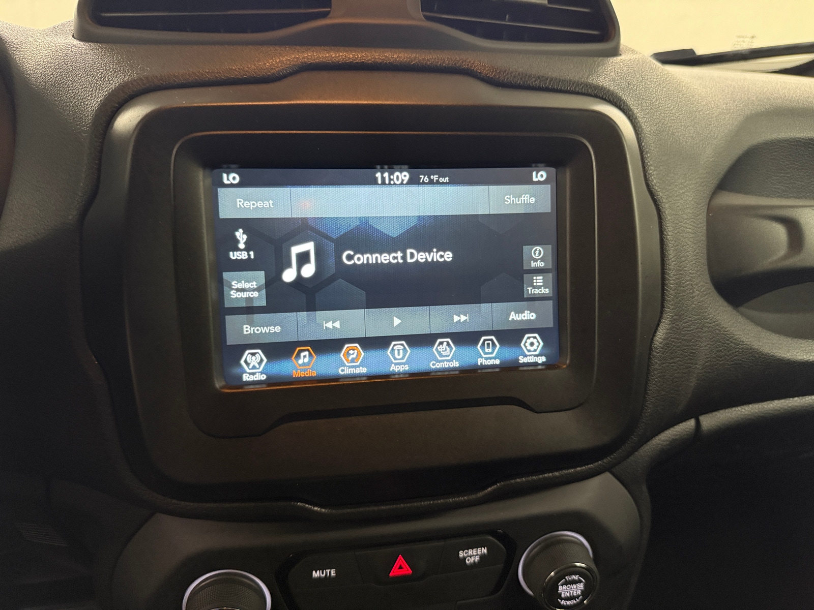 Thumbnail: 2020 Jeep Renegade - 4