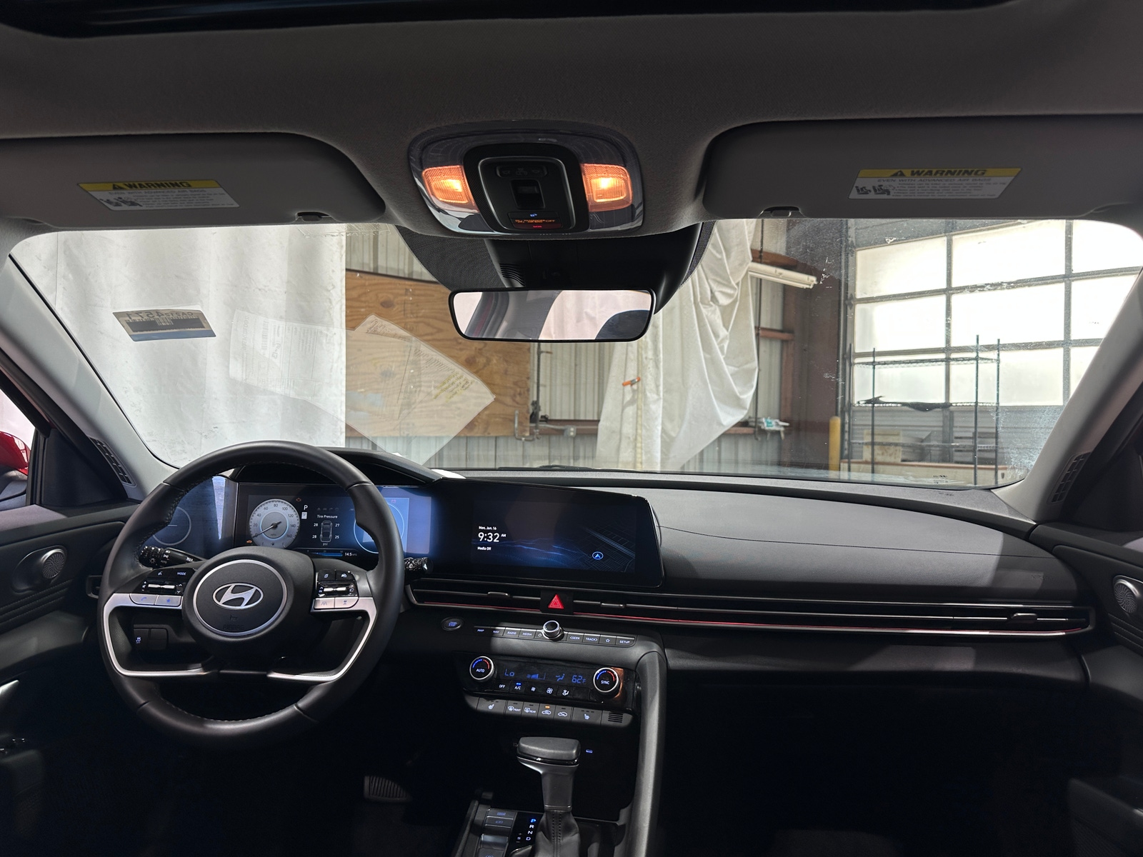 Thumbnail: 2024 Hyundai Elantra - 3