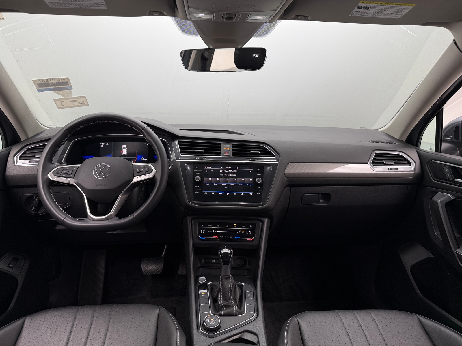 Thumbnail: 2022 Volkswagen Tiguan - 2