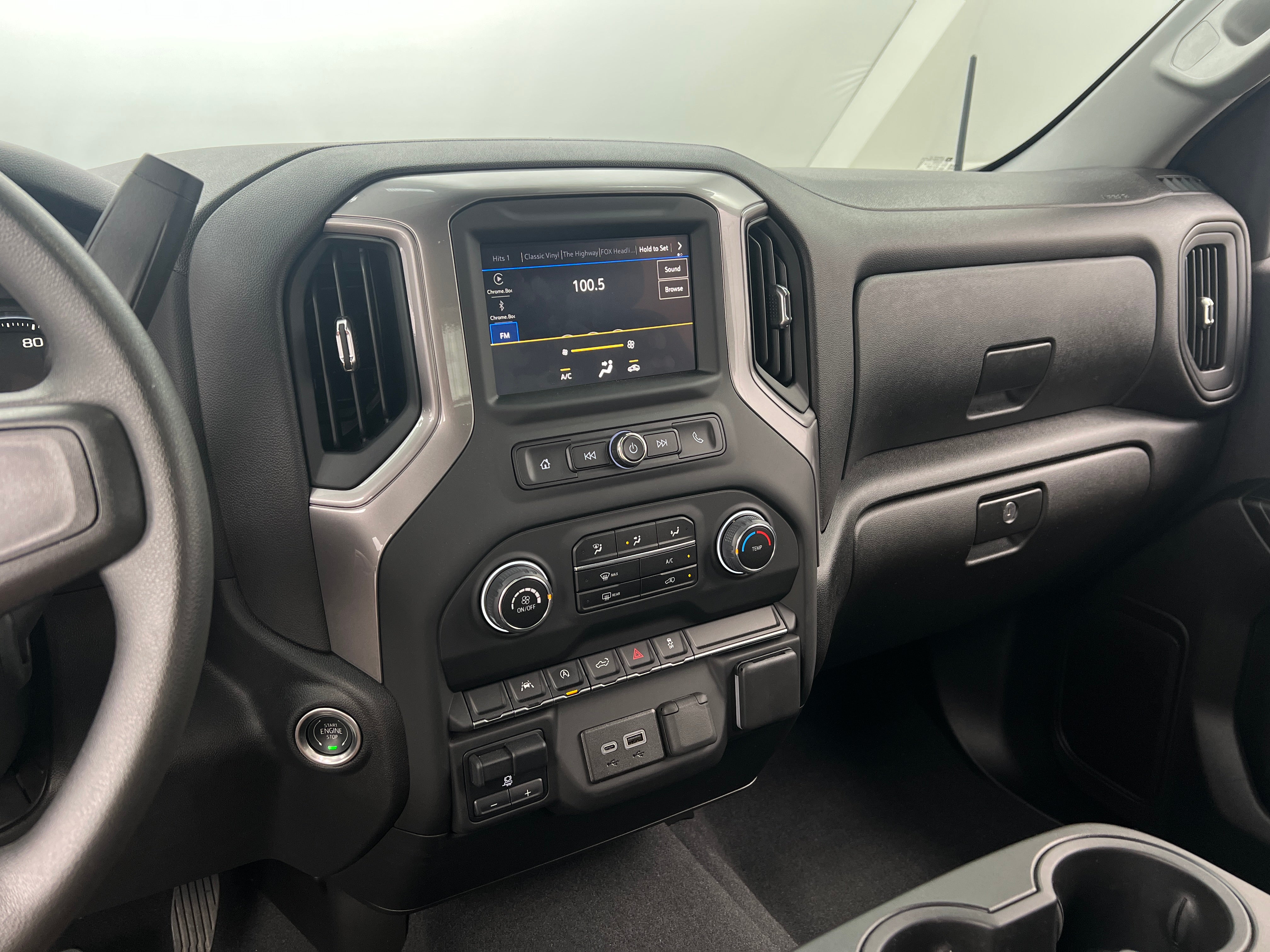 2024 Chevrolet Silverado 1500 Custom 4
