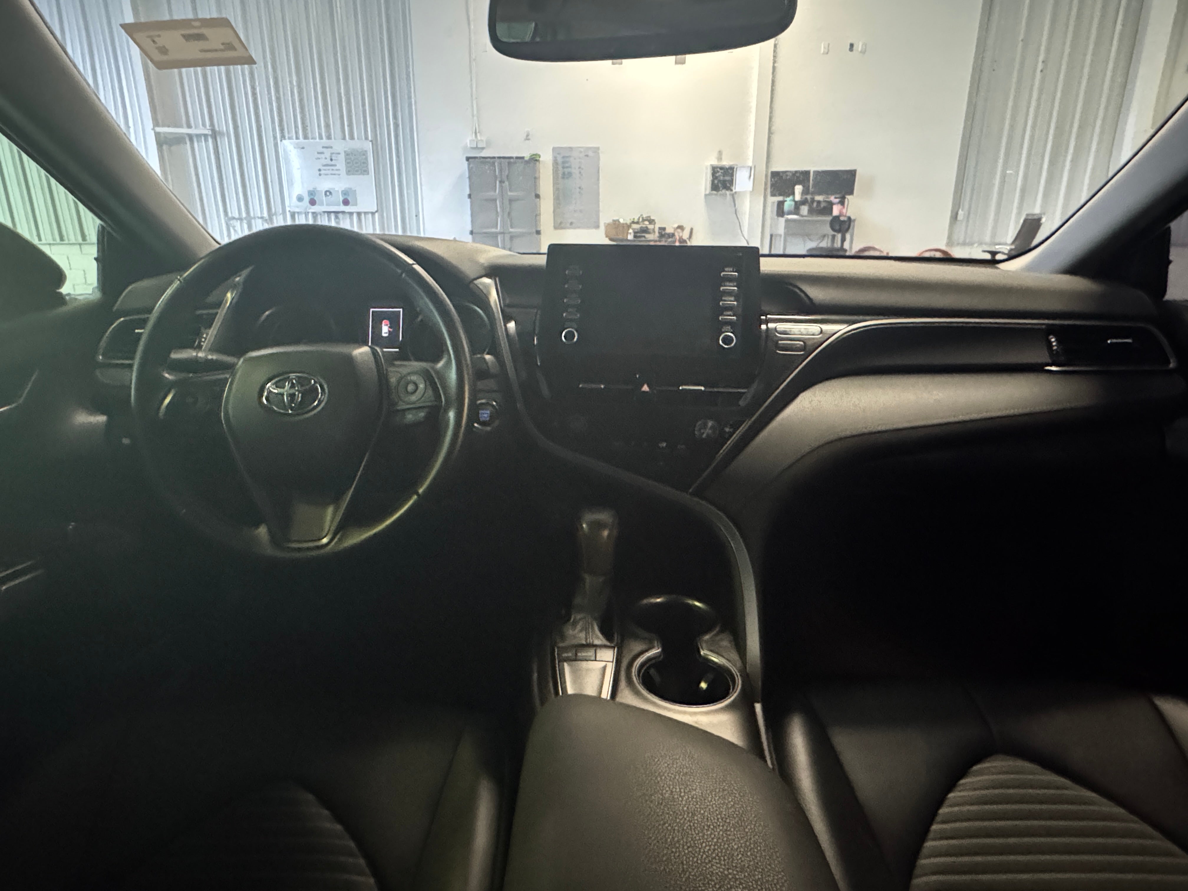 2022 Toyota Camry SE 3