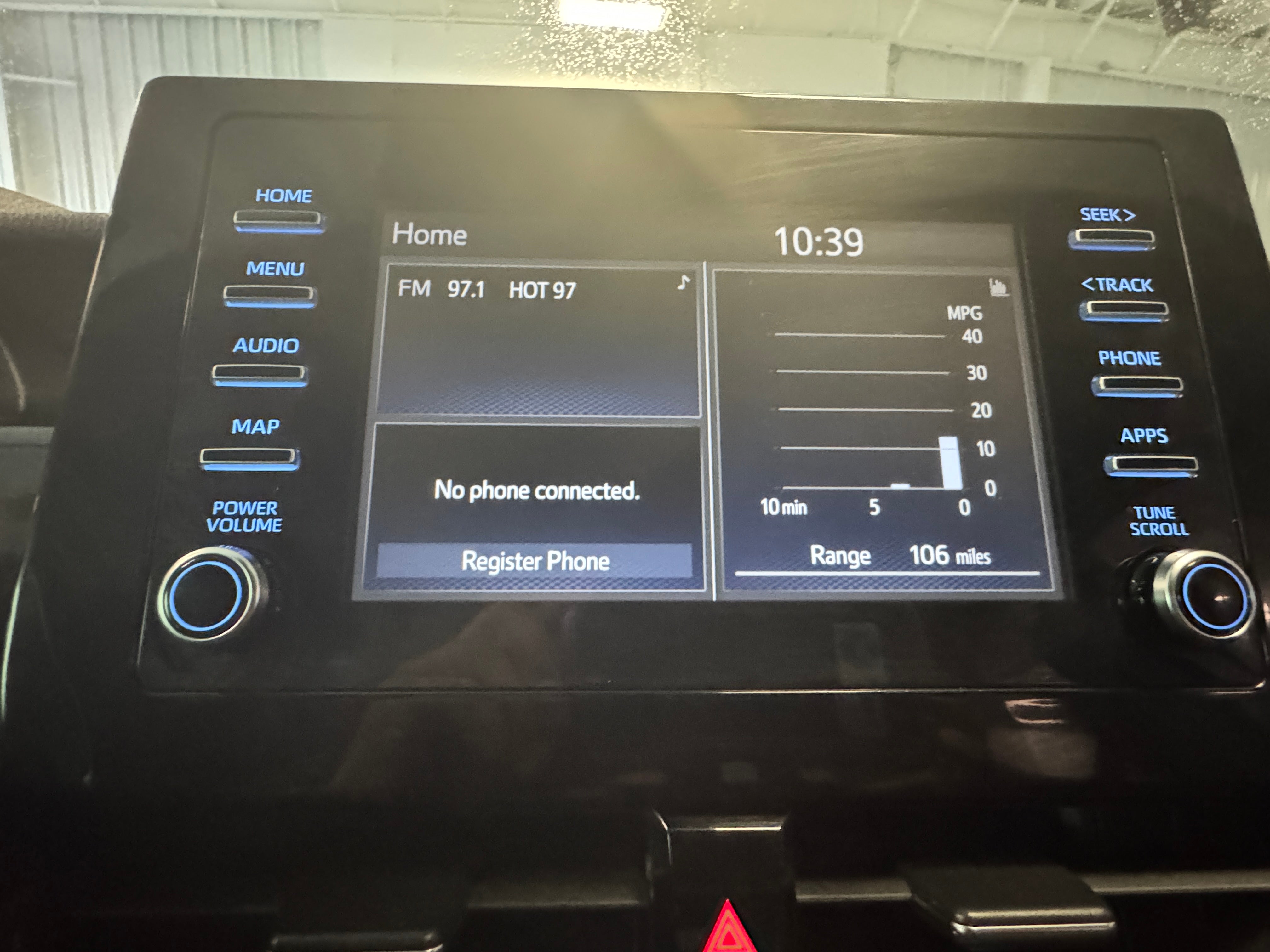2022 Toyota Camry SE 4