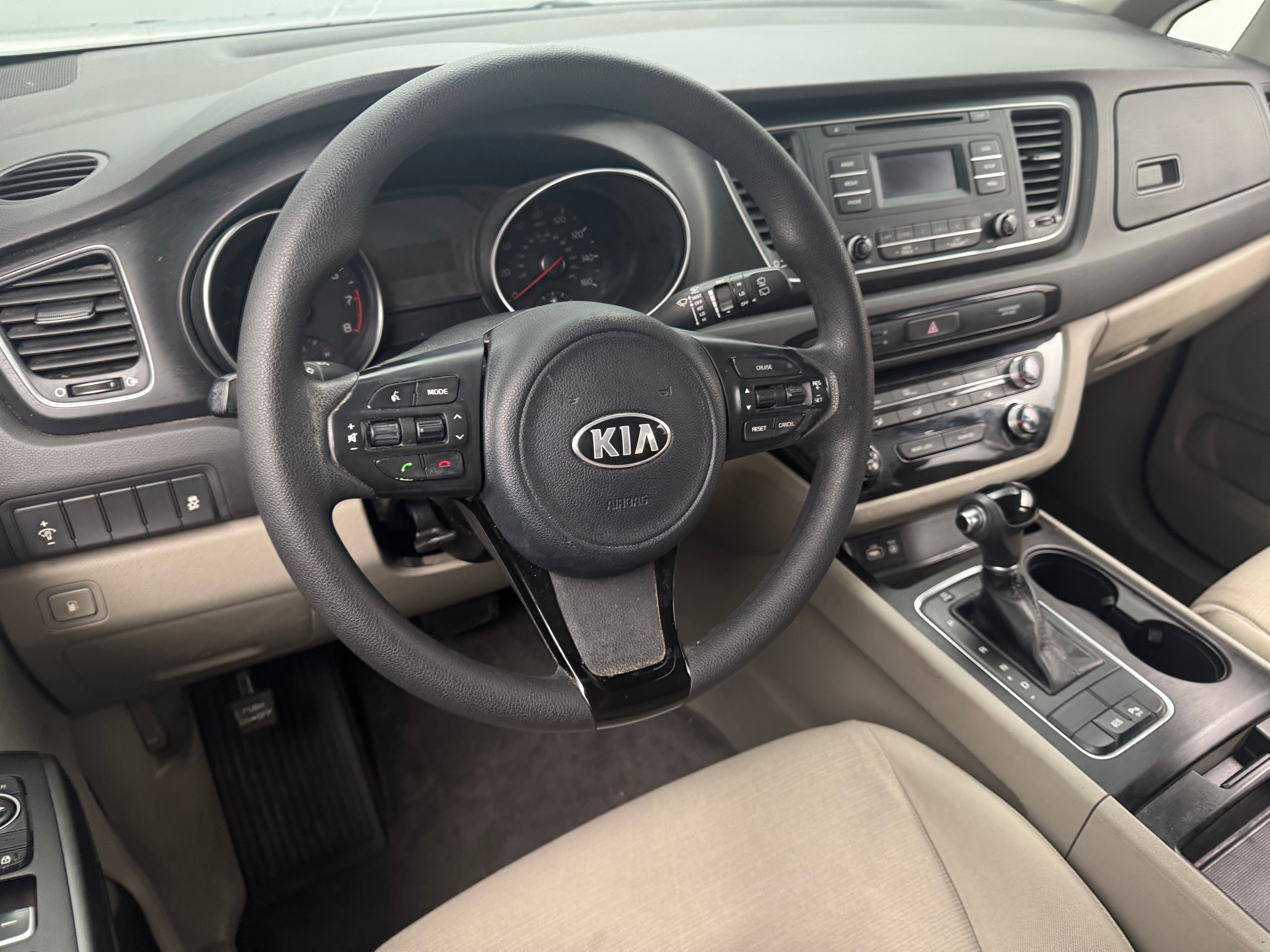 2015 Kia Sedona L 5