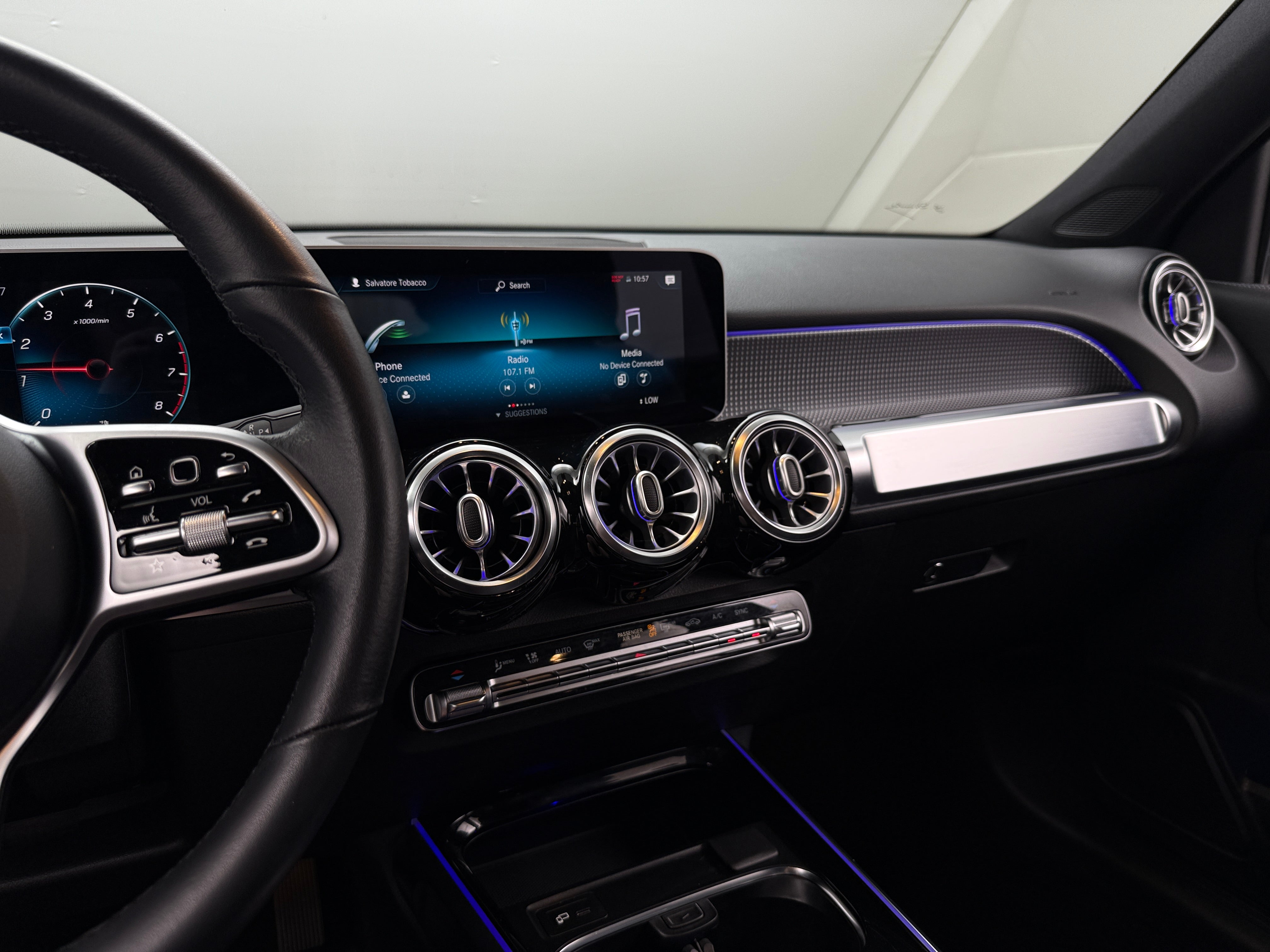Thumbnail: 2021 Mercedes-Benz GLB - 3