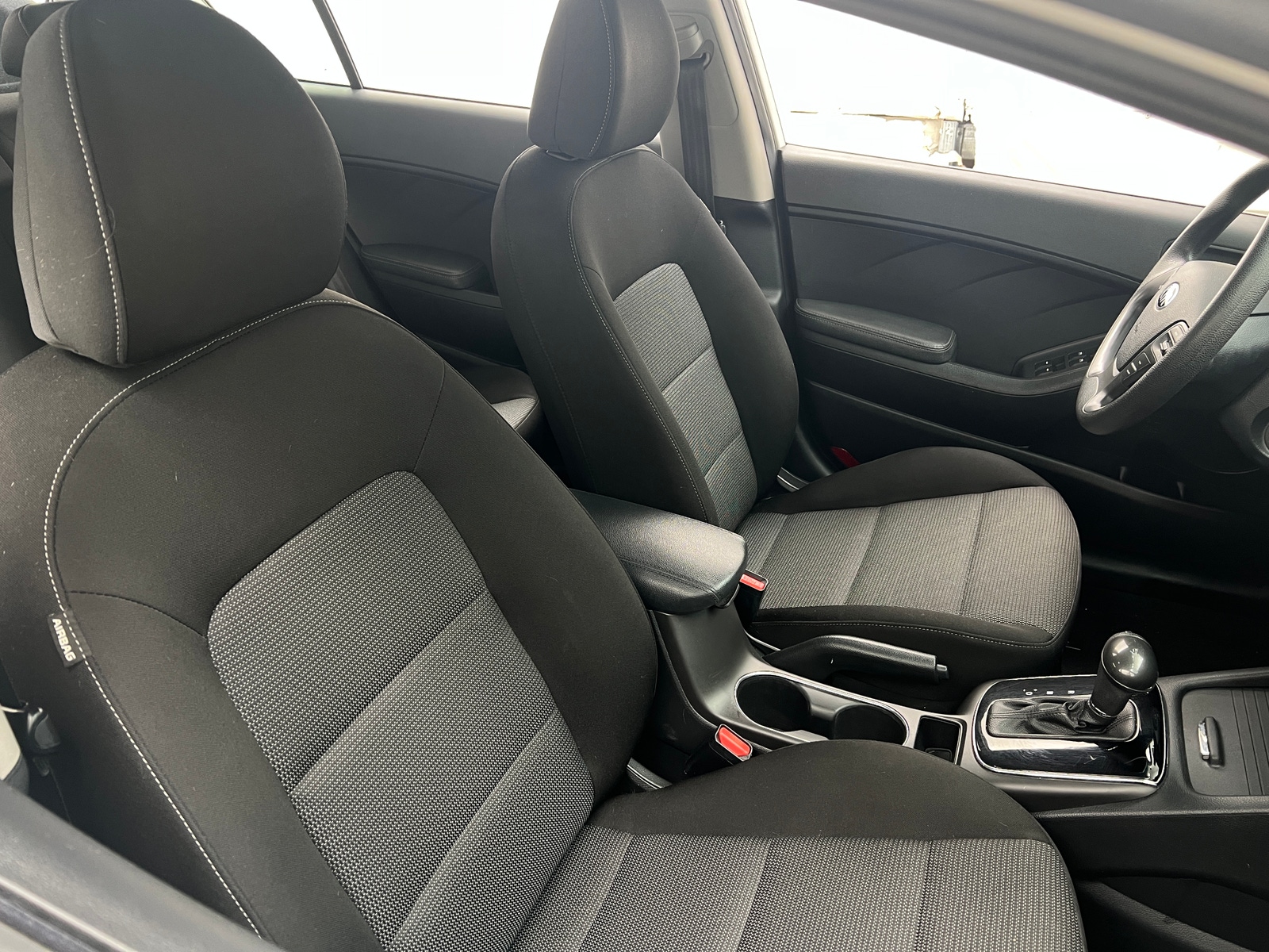 Thumbnail: 2017 Kia Forte - 2