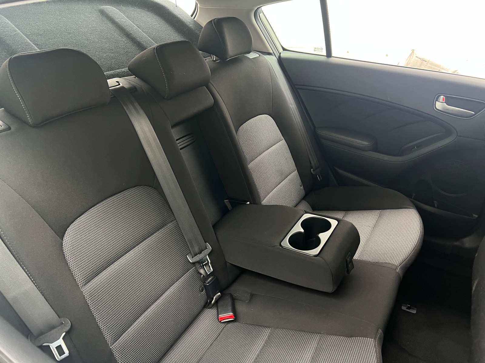 Thumbnail: 2017 Kia Forte - 6