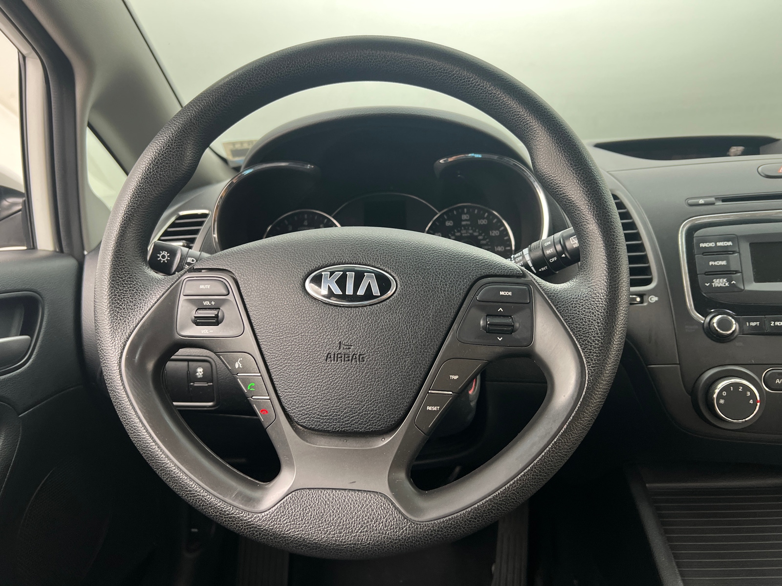 Thumbnail: 2017 Kia Forte - 5
