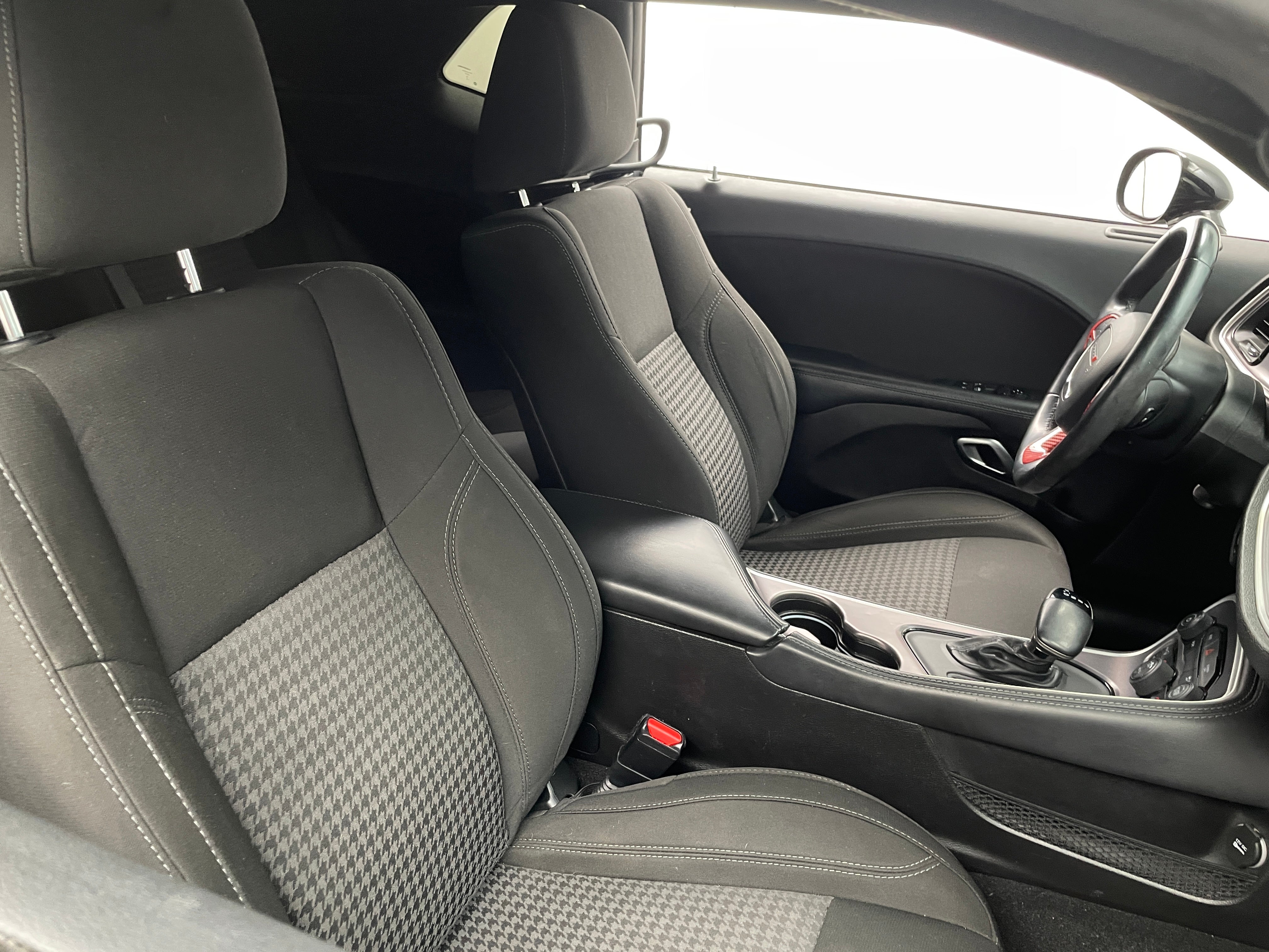 2019 Dodge Challenger SXT 2