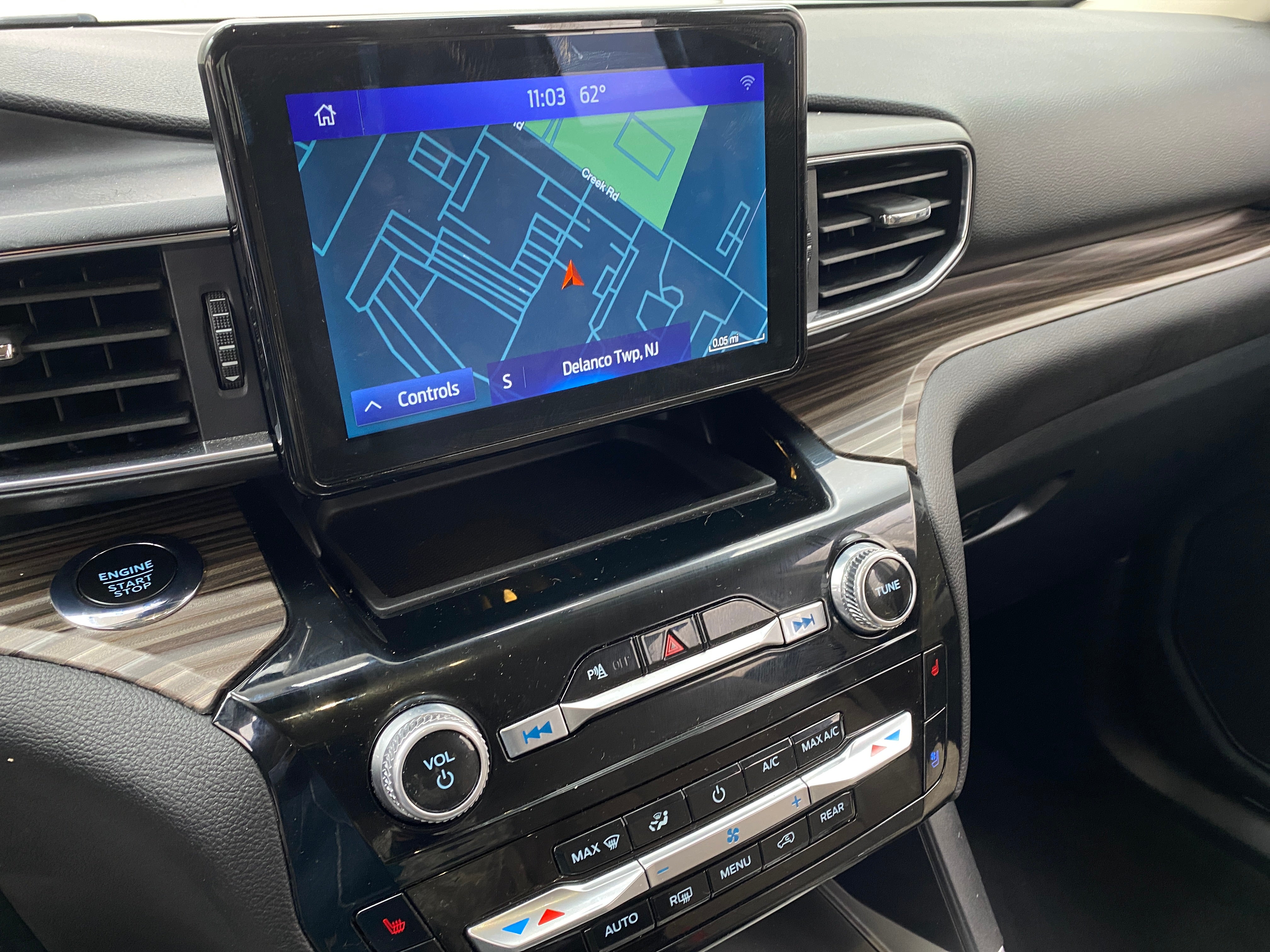 2023 Ford Explorer Limited 3
