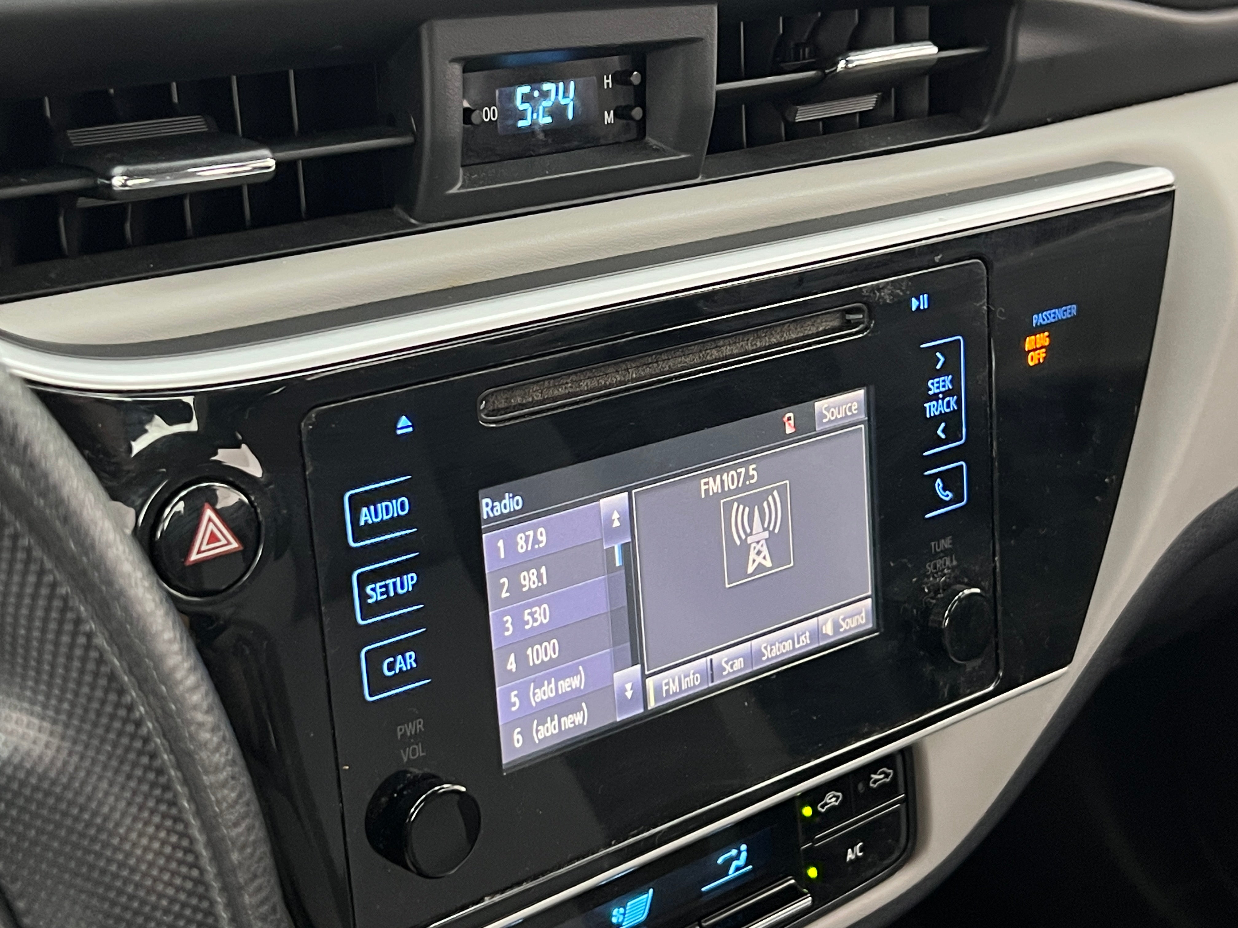 2018 Toyota Corolla LE 4