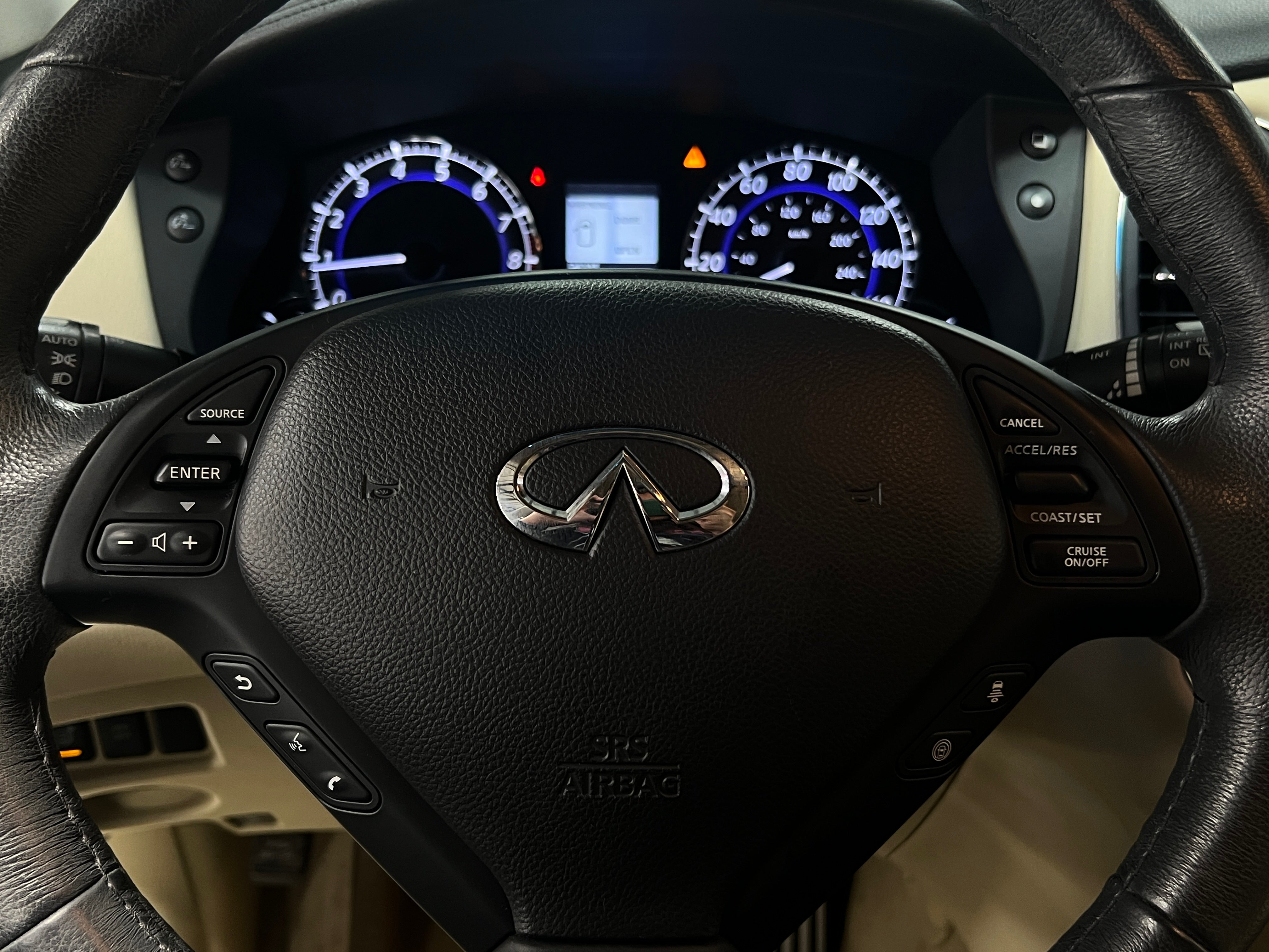 2017 INFINITI QX50 Base 4