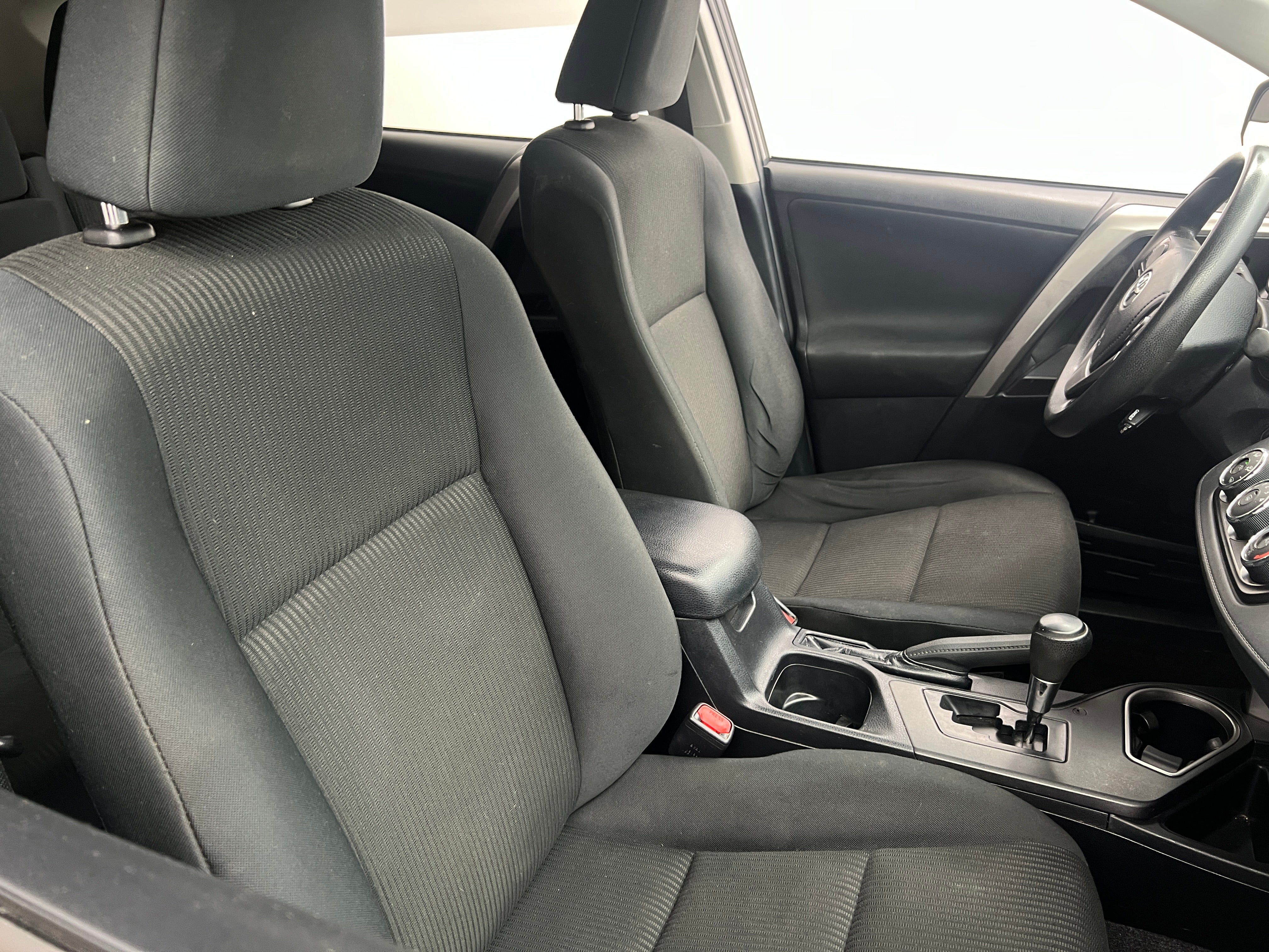 2018 Toyota RAV4 LE 2