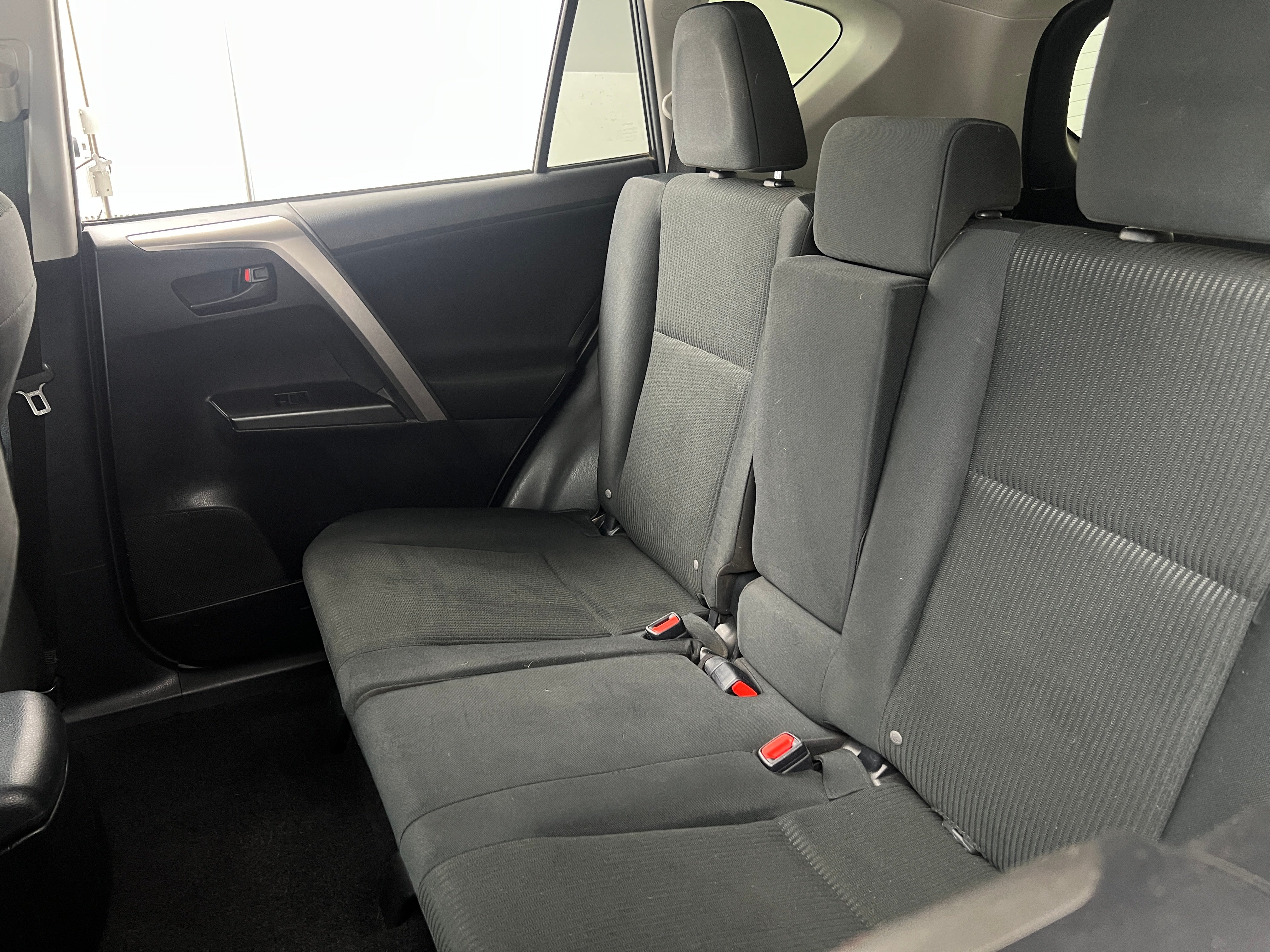 2018 Toyota RAV4 LE 6
