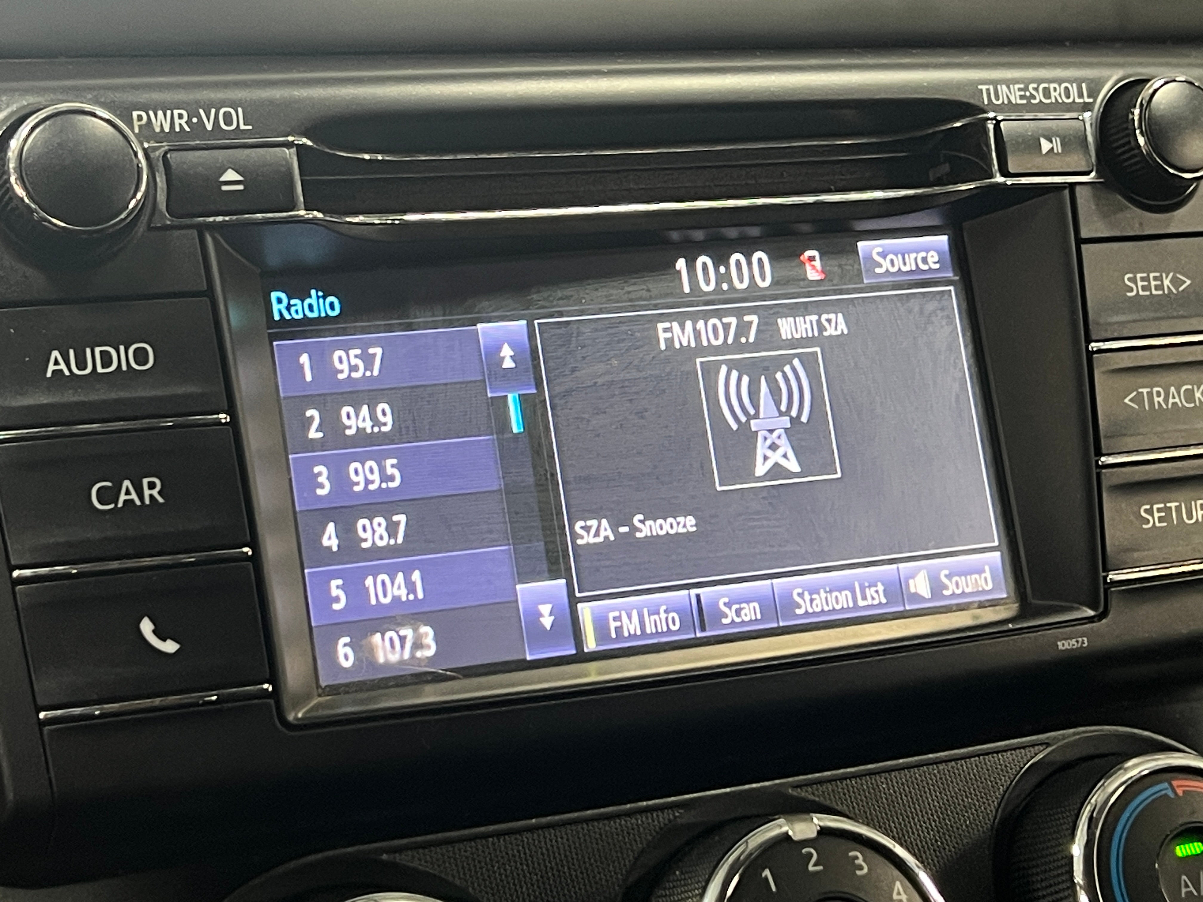 2018 Toyota RAV4 LE 4