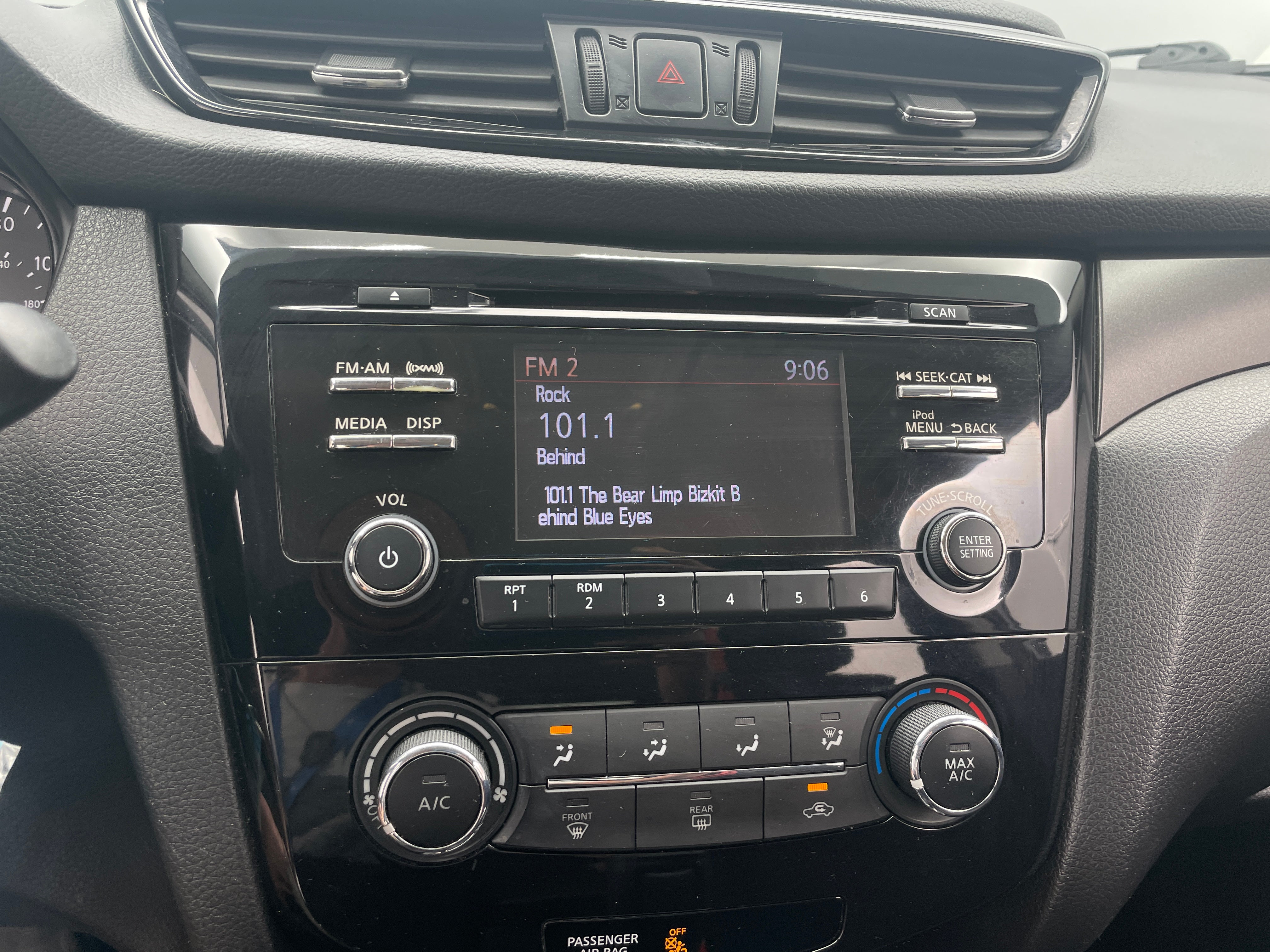 2018 Nissan Rogue Sport S 4