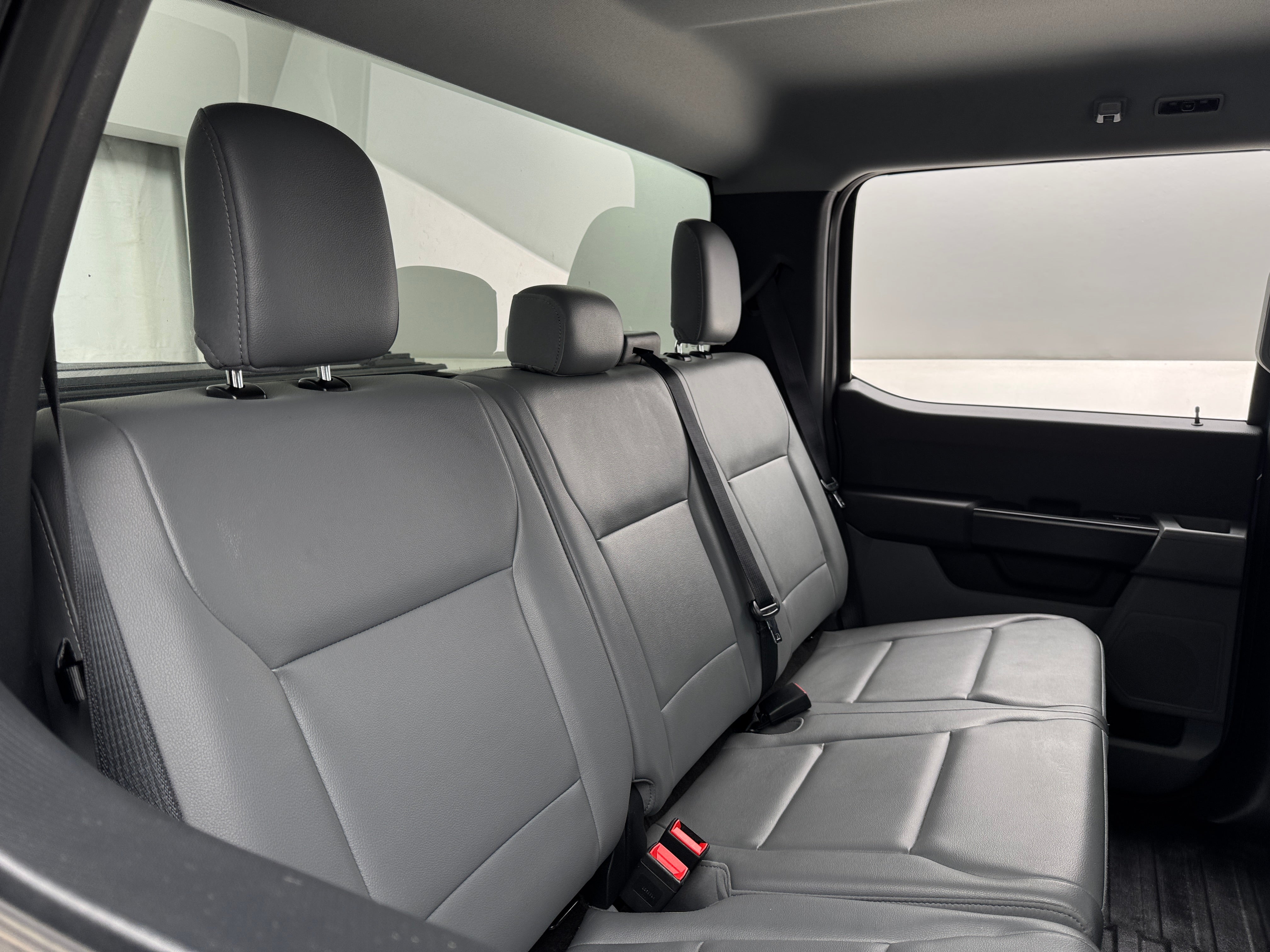 2023 Ford F-150 Lightning Pro 6