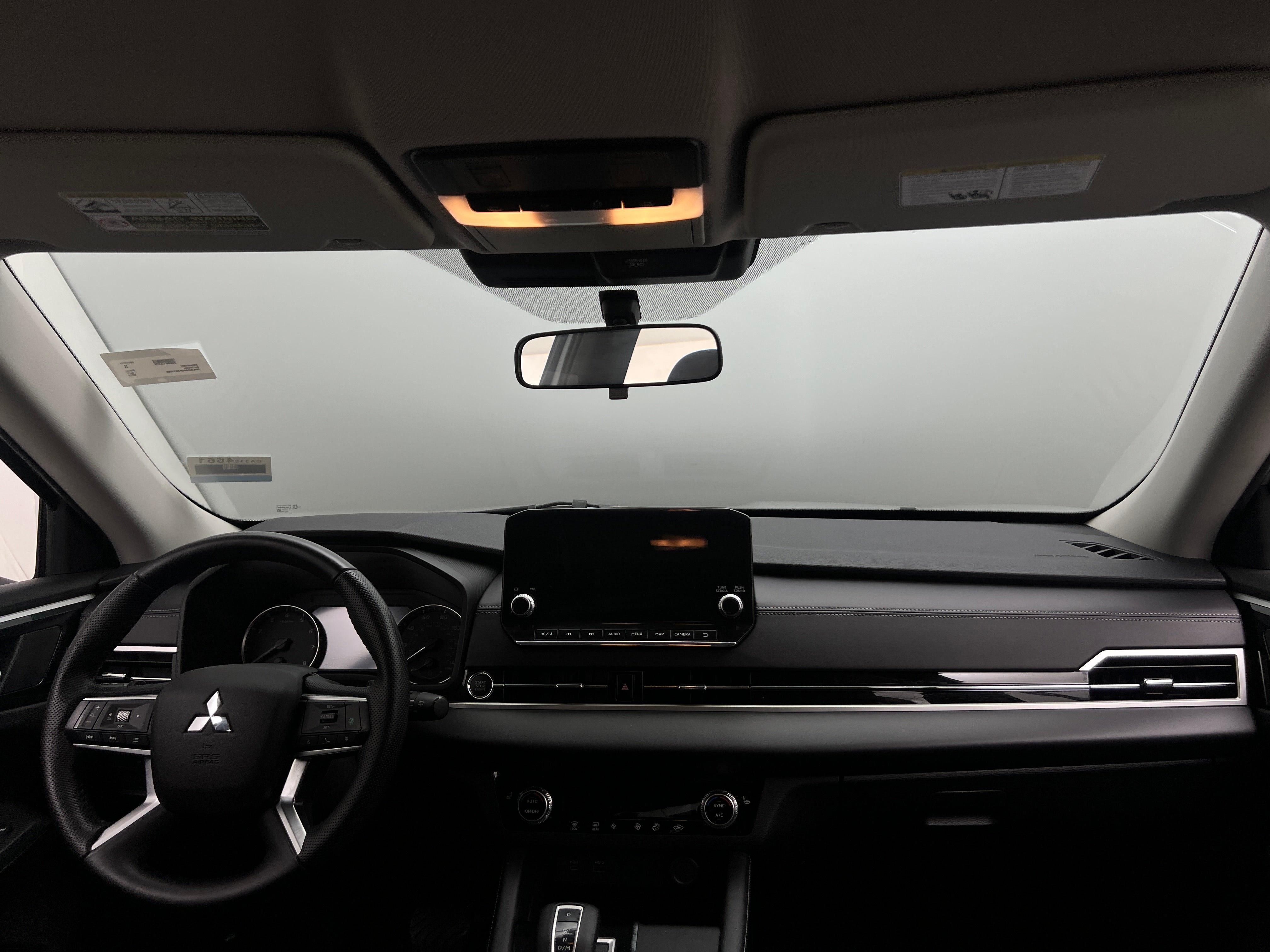 2023 Mitsubishi Outlander SE 2