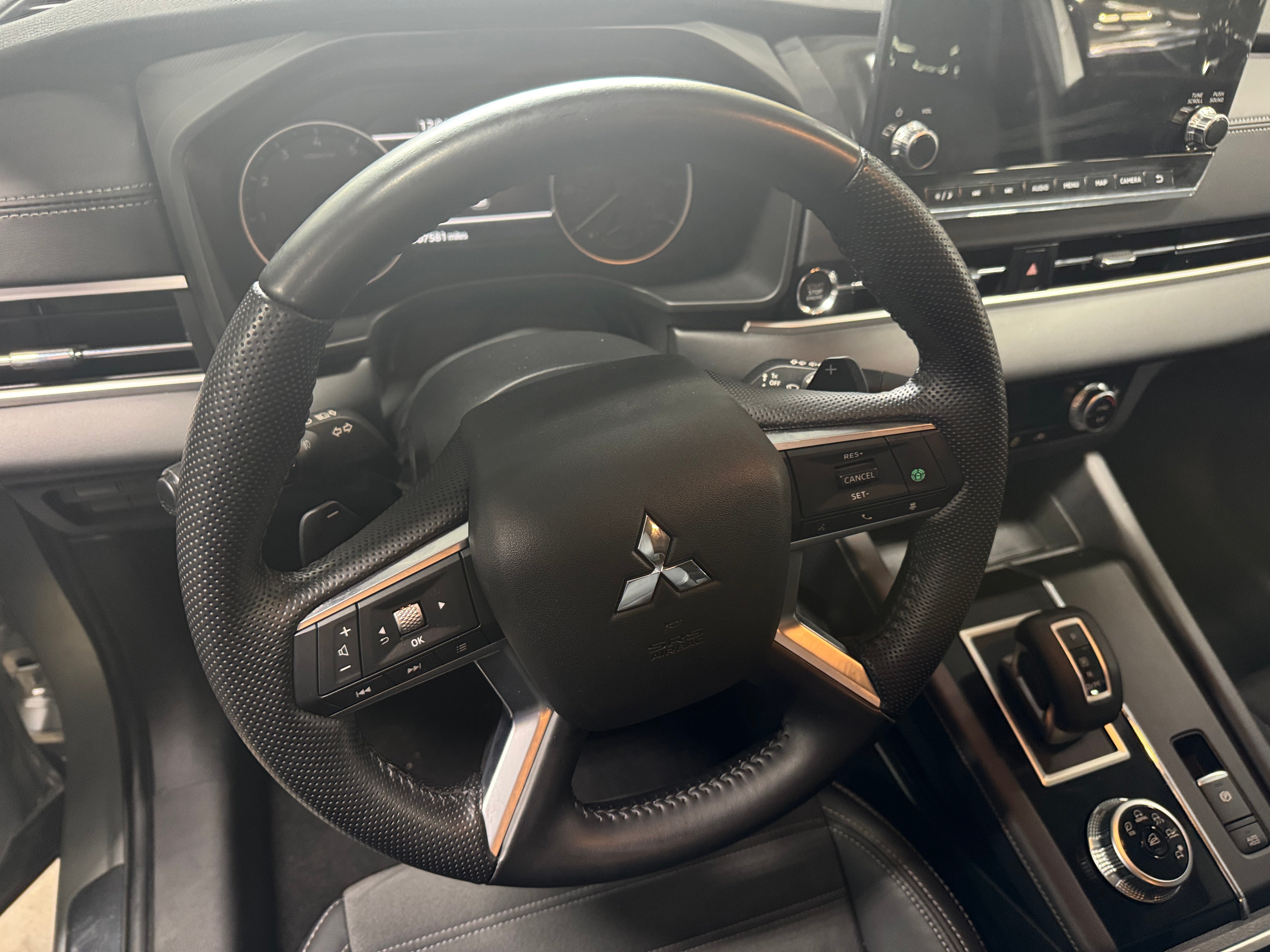 2023 Mitsubishi Outlander SE 4