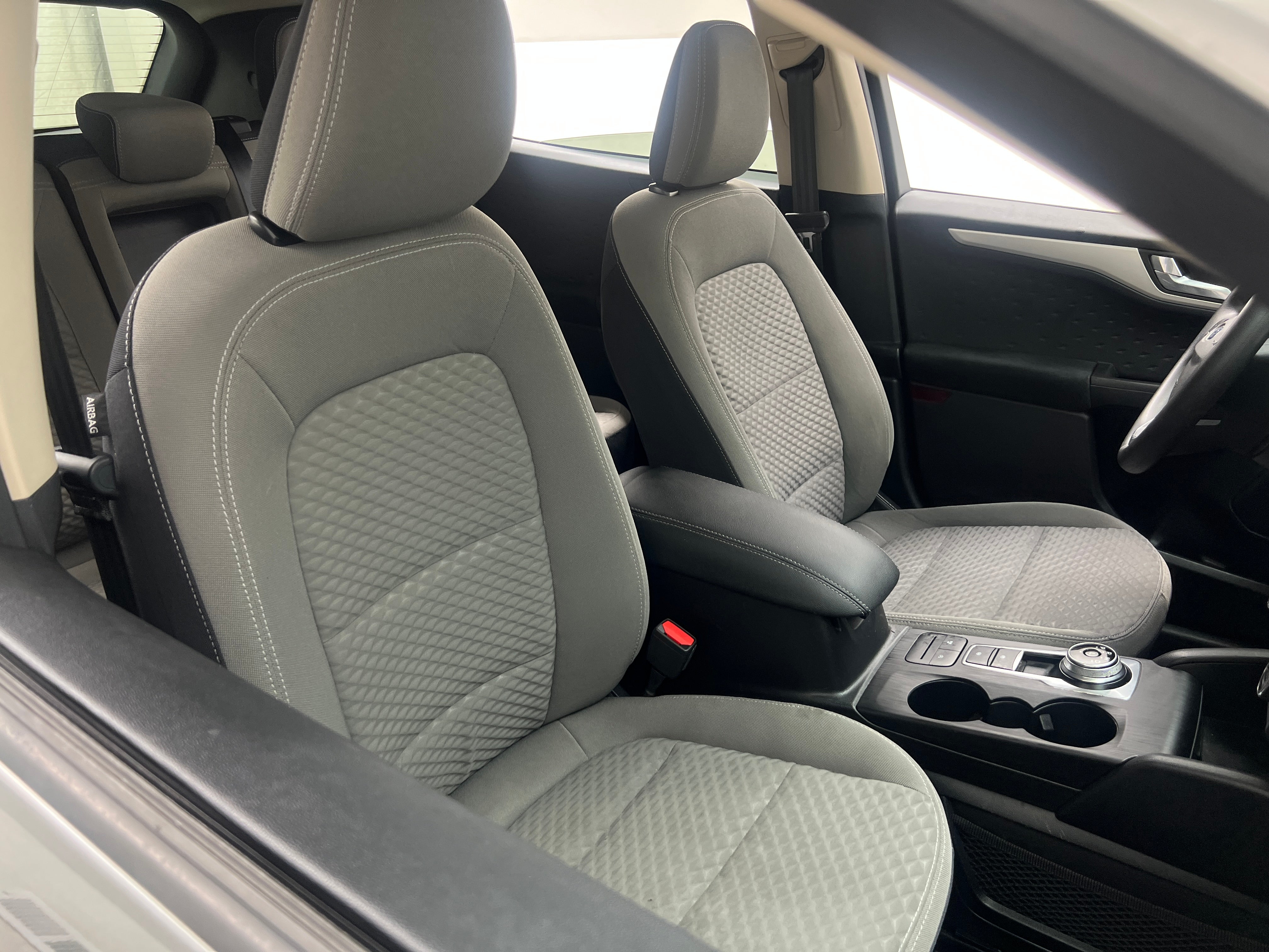 2020 Ford Escape SE 2