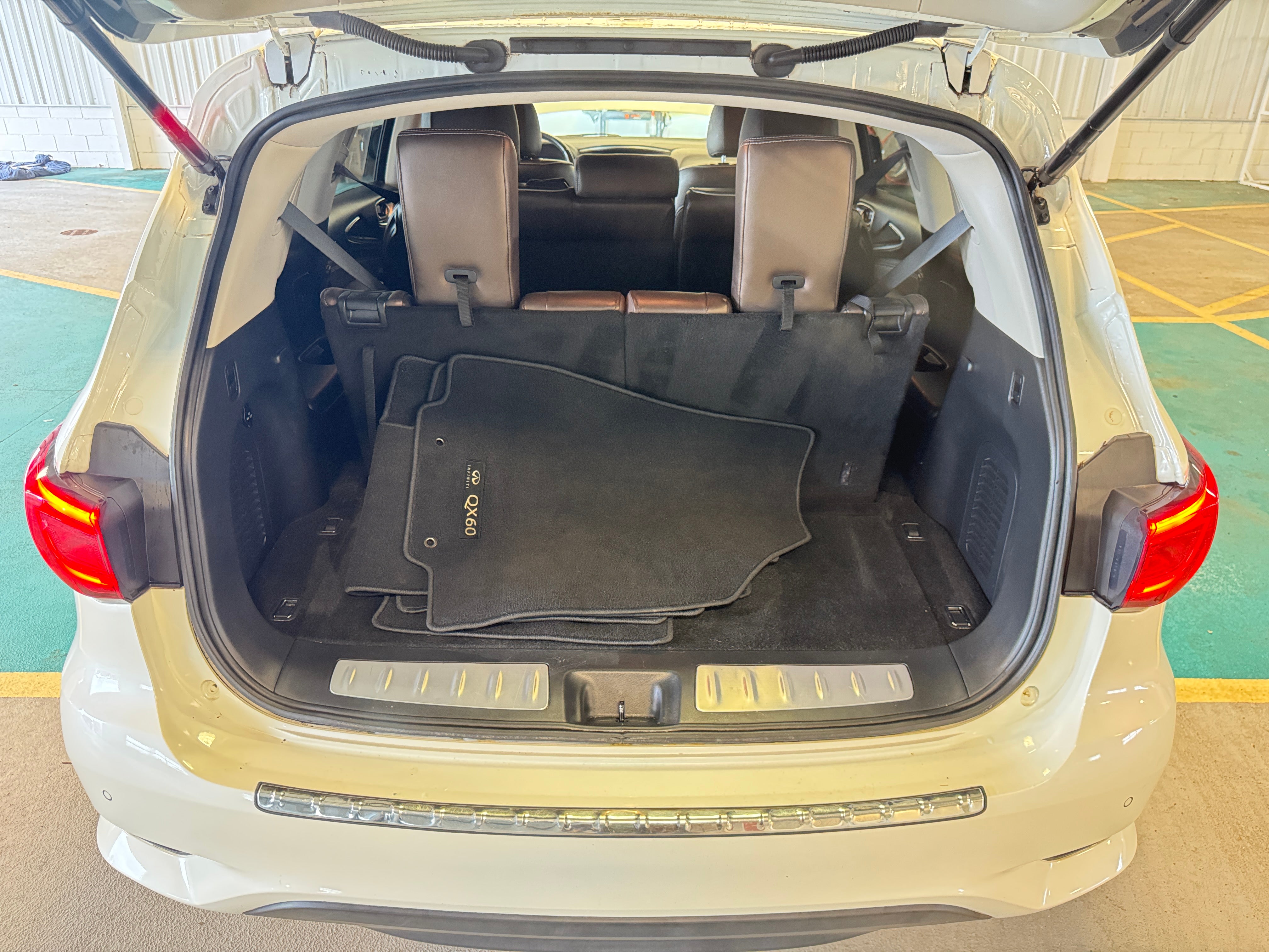 2019 INFINITI QX60 Luxe 6