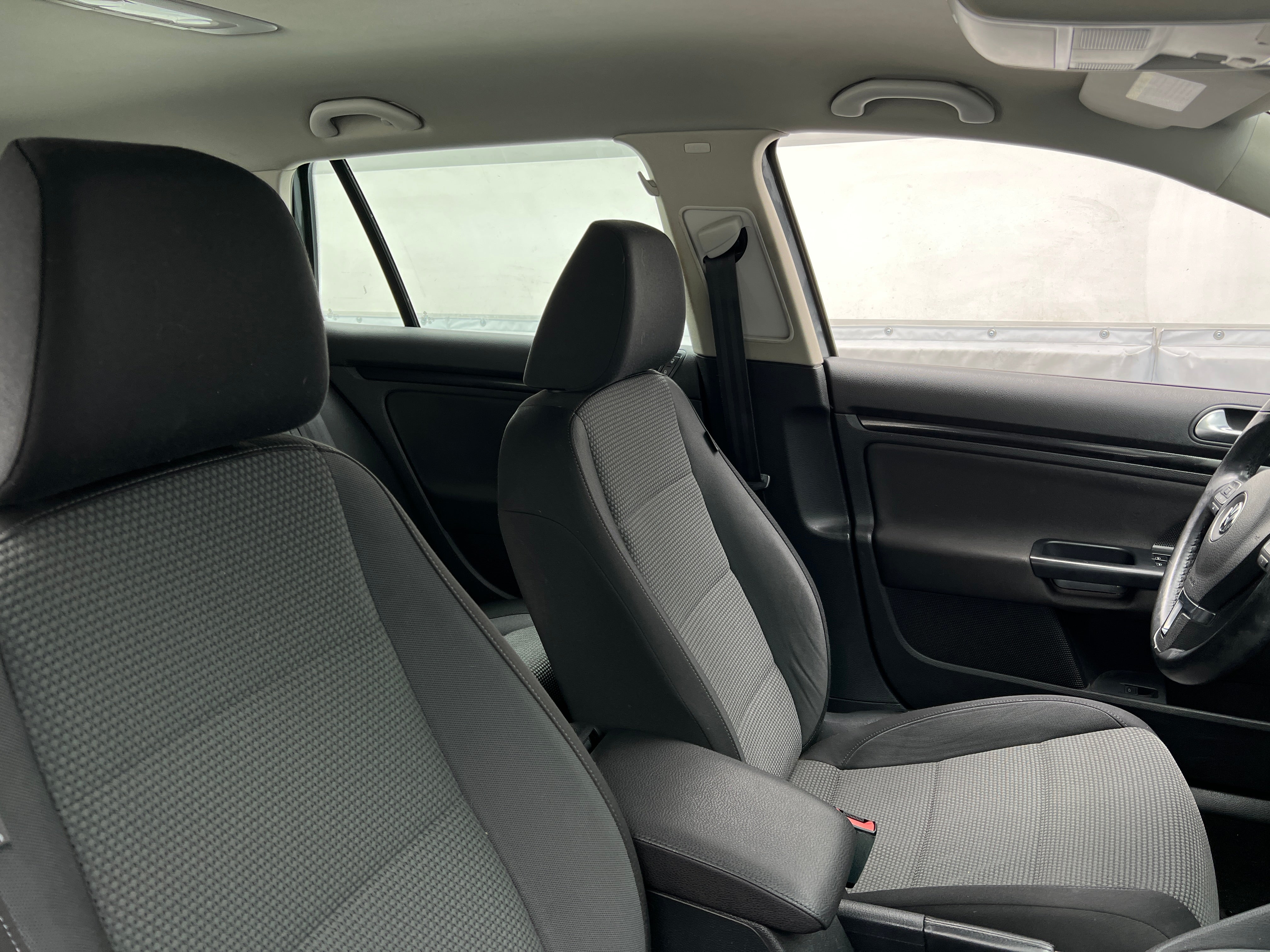 2013 Volkswagen Jetta Sportwagen S 2