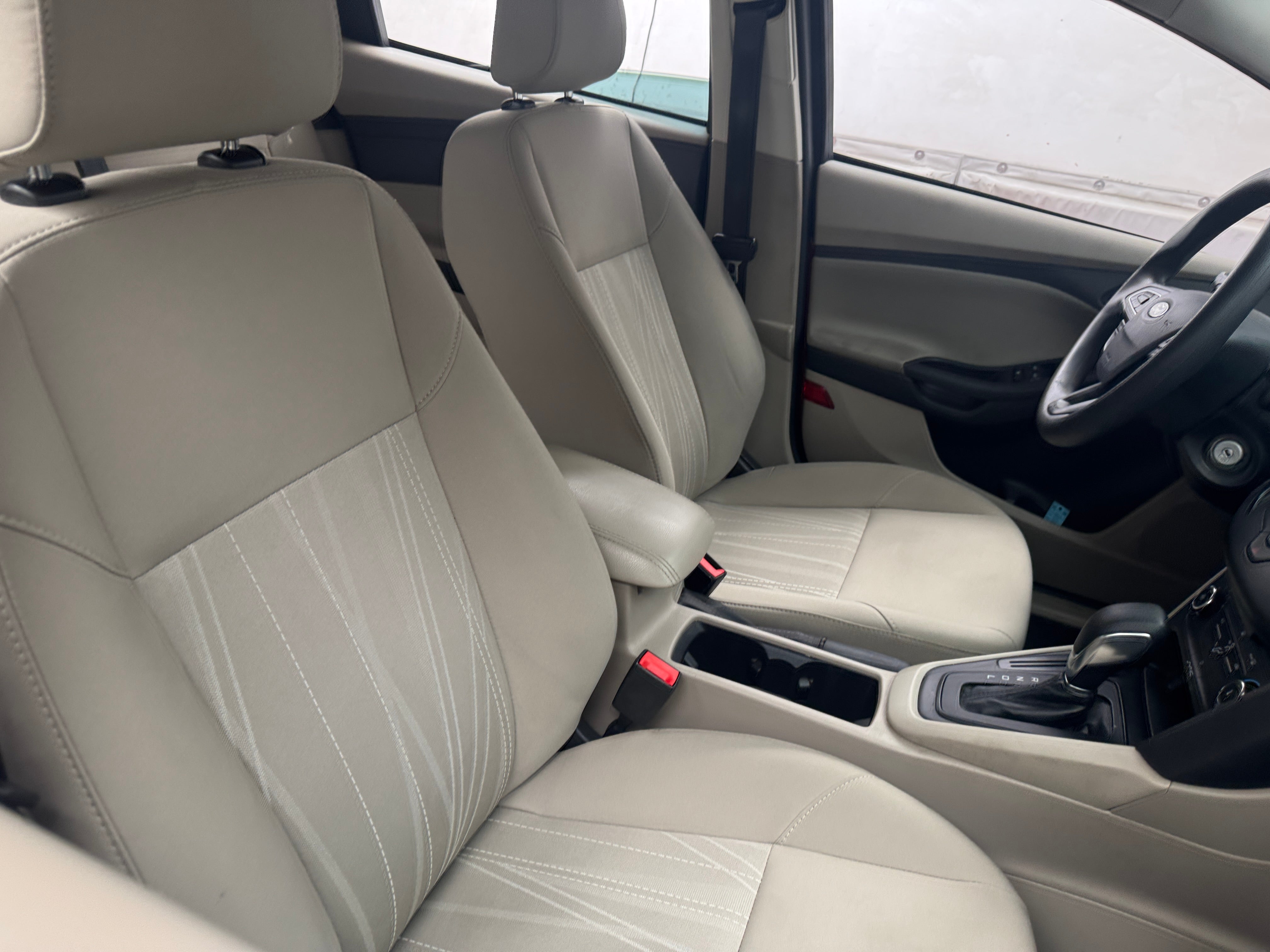 2018 Ford Focus SE 2
