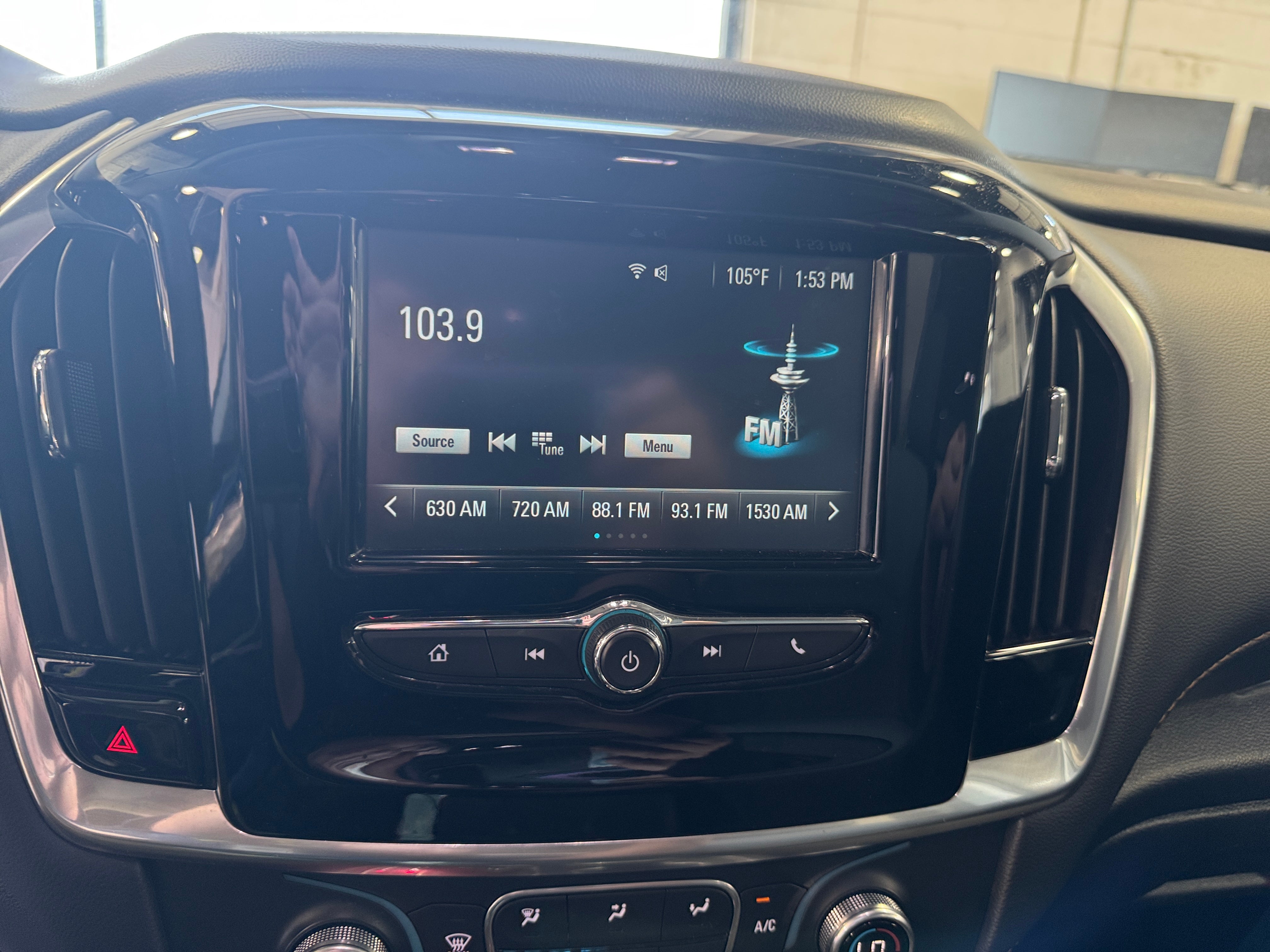 Thumbnail: 2019 Chevrolet Traverse - 4