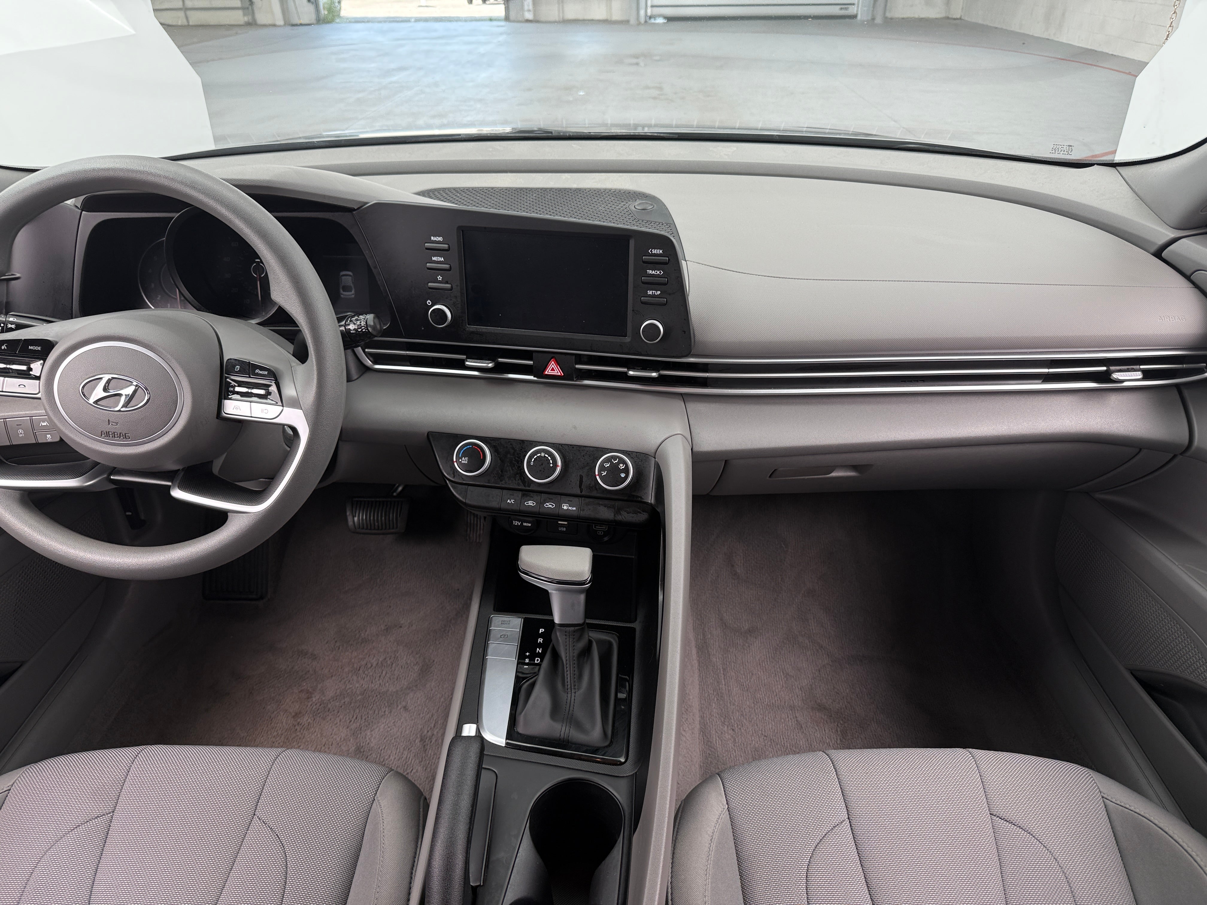 2023 Hyundai Elantra SE 3