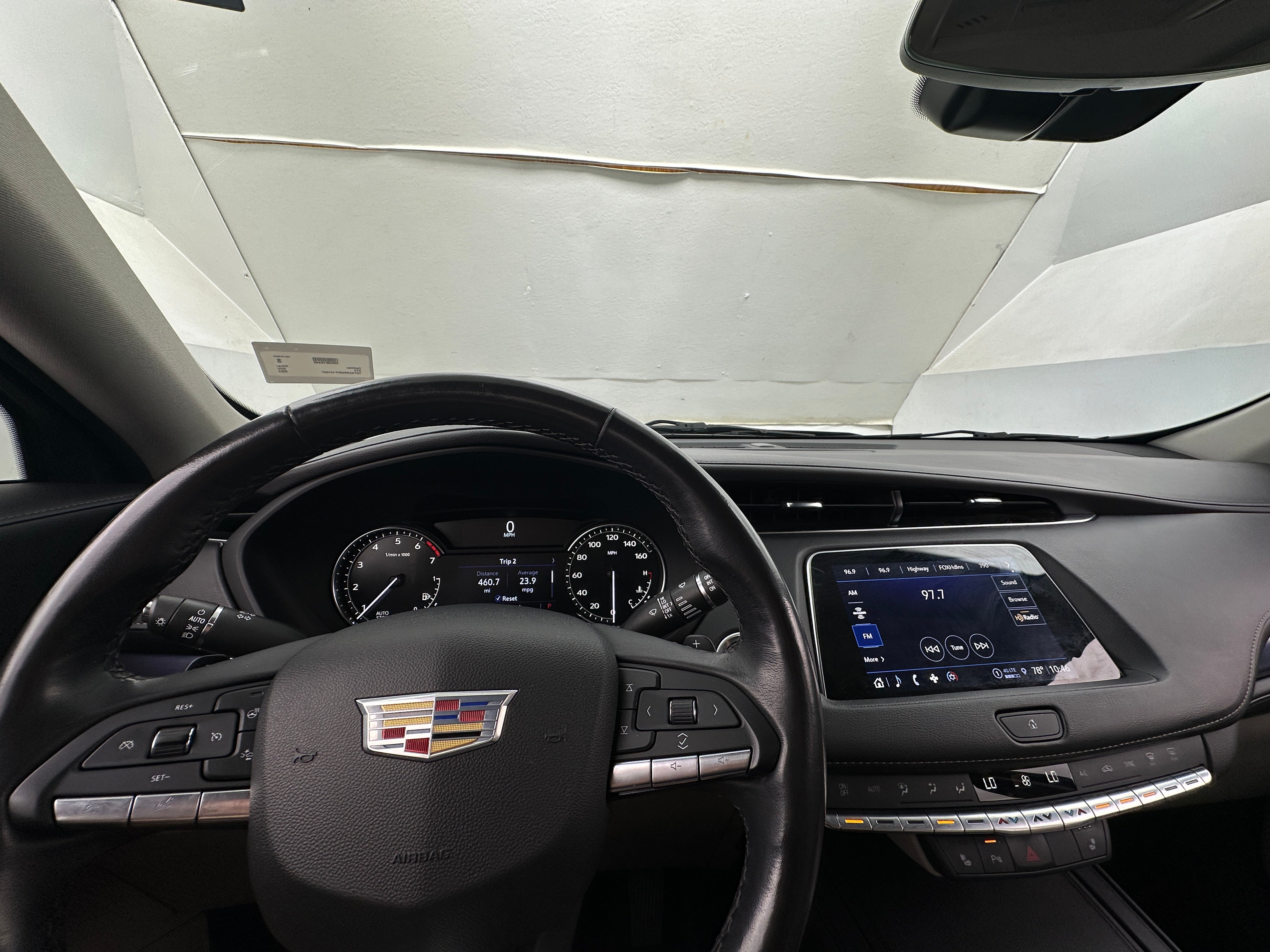 2023 Cadillac XT4 Luxury 2