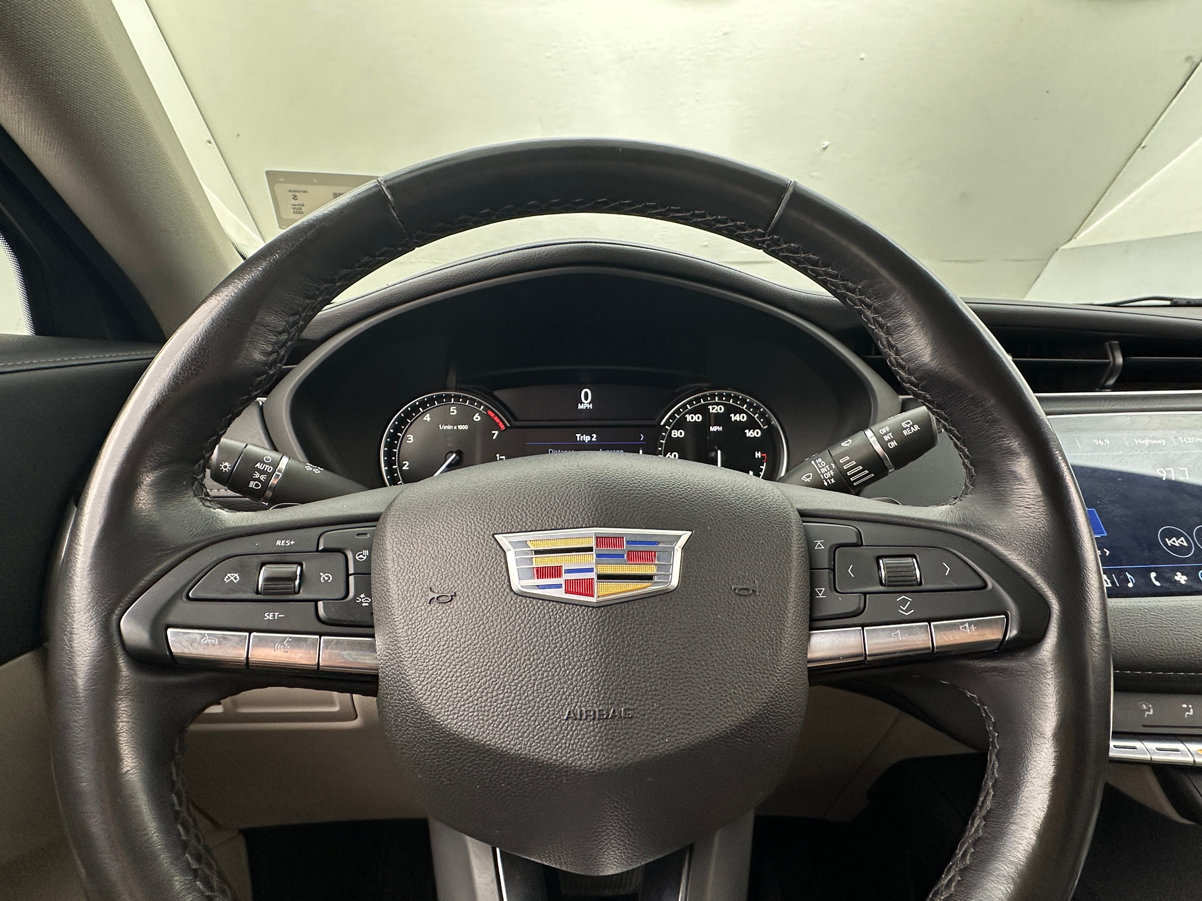 2023 Cadillac XT4 Luxury 4