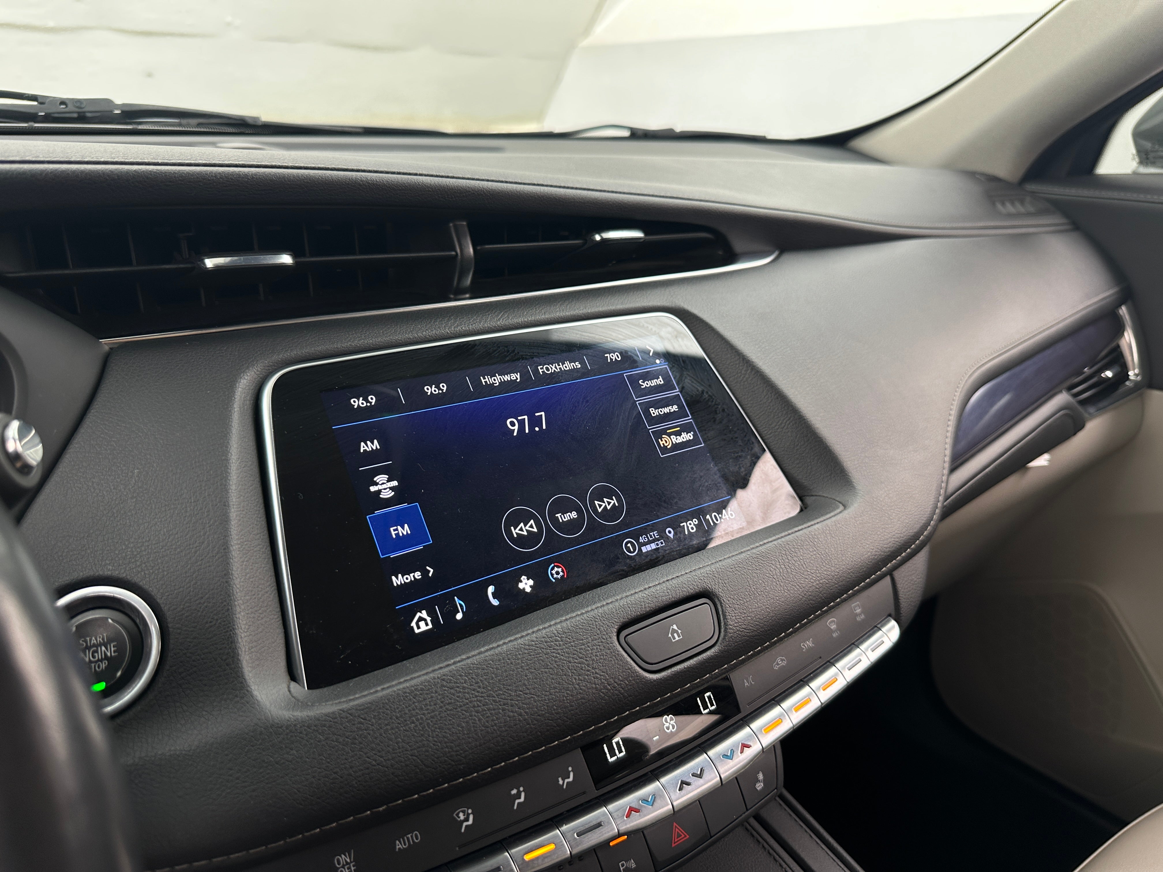 2023 Cadillac XT4 Luxury 3