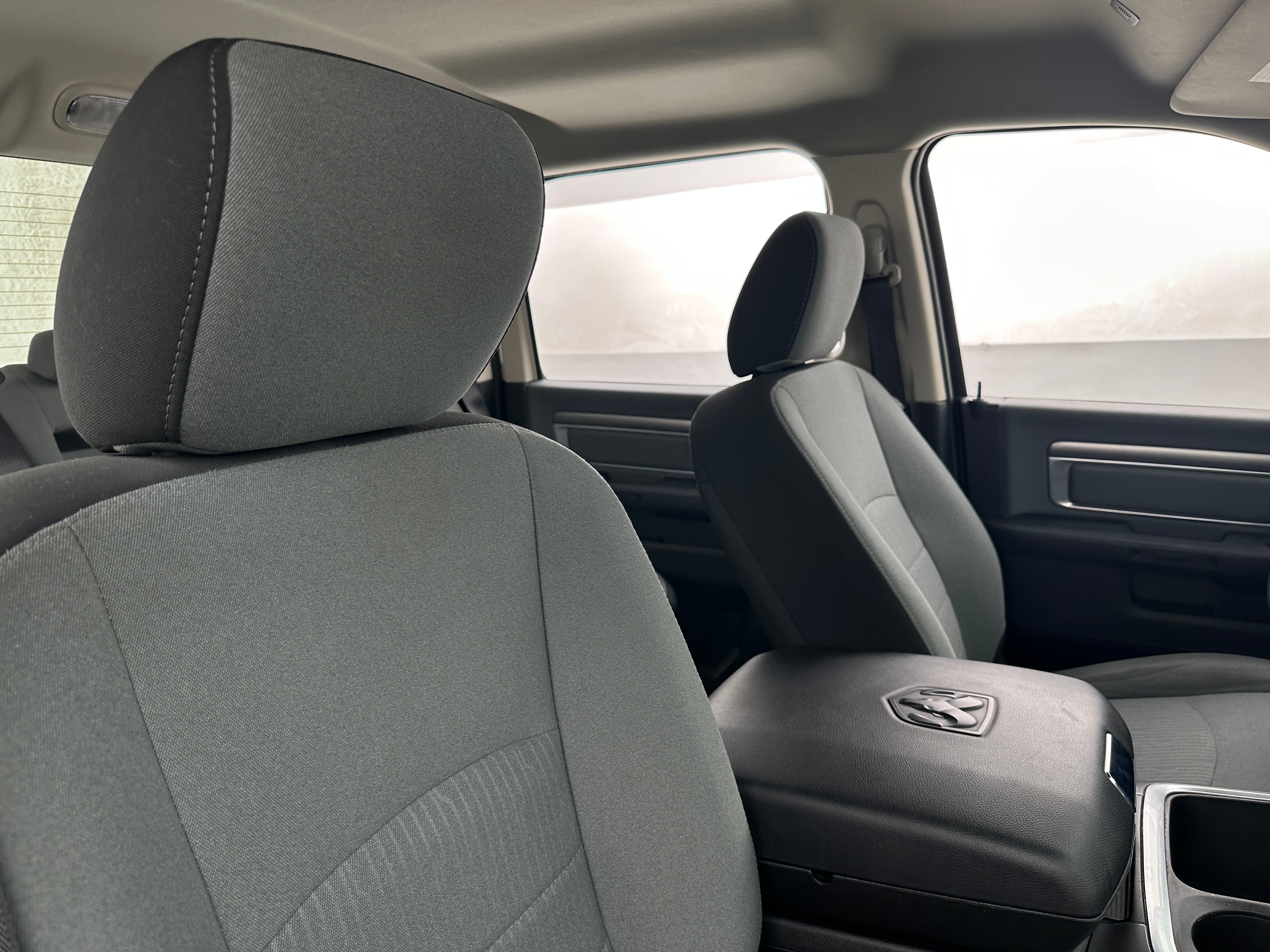 2023 RAM 1500 Classic SLT 2