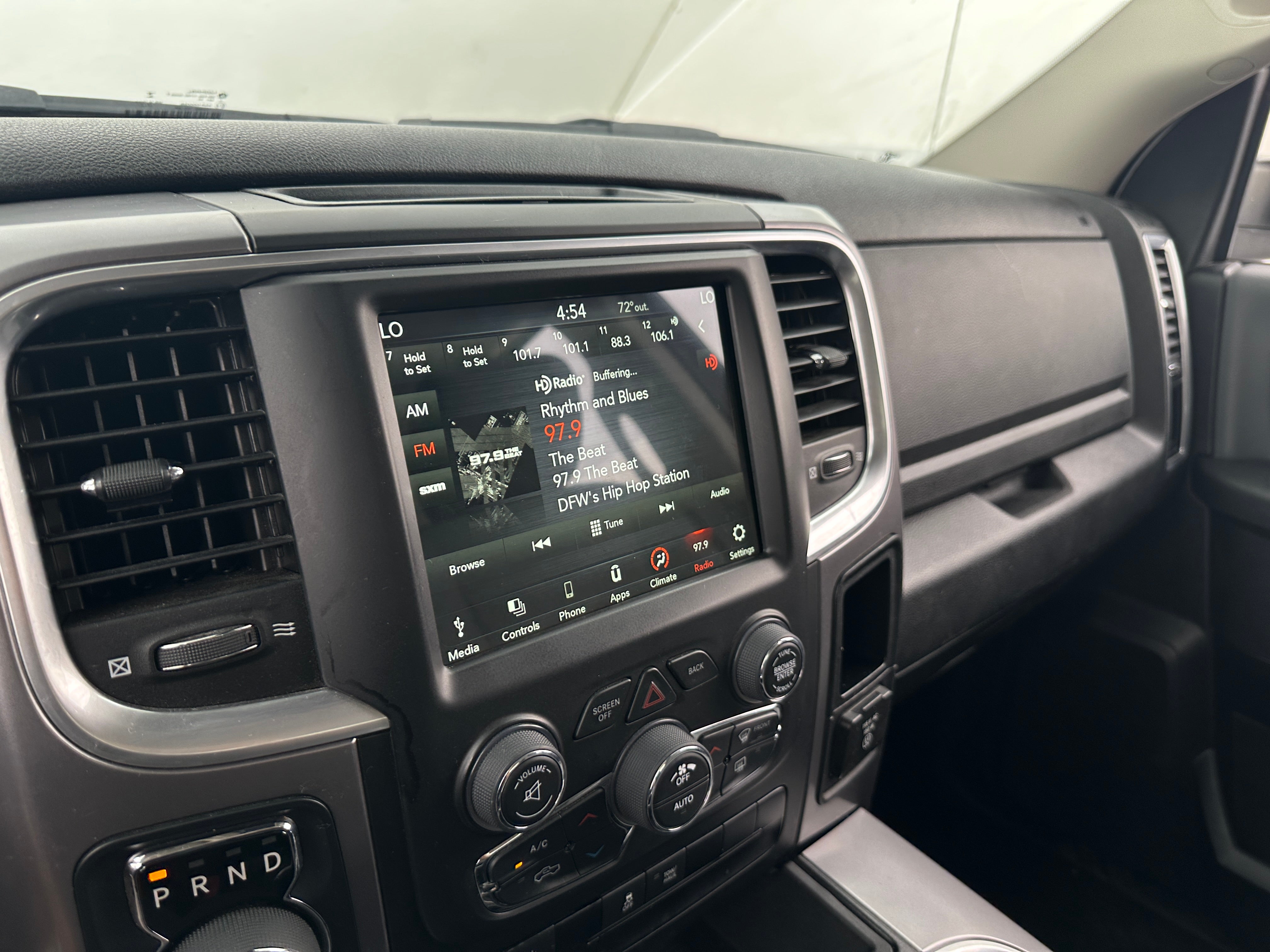2023 RAM 1500 Classic SLT 4