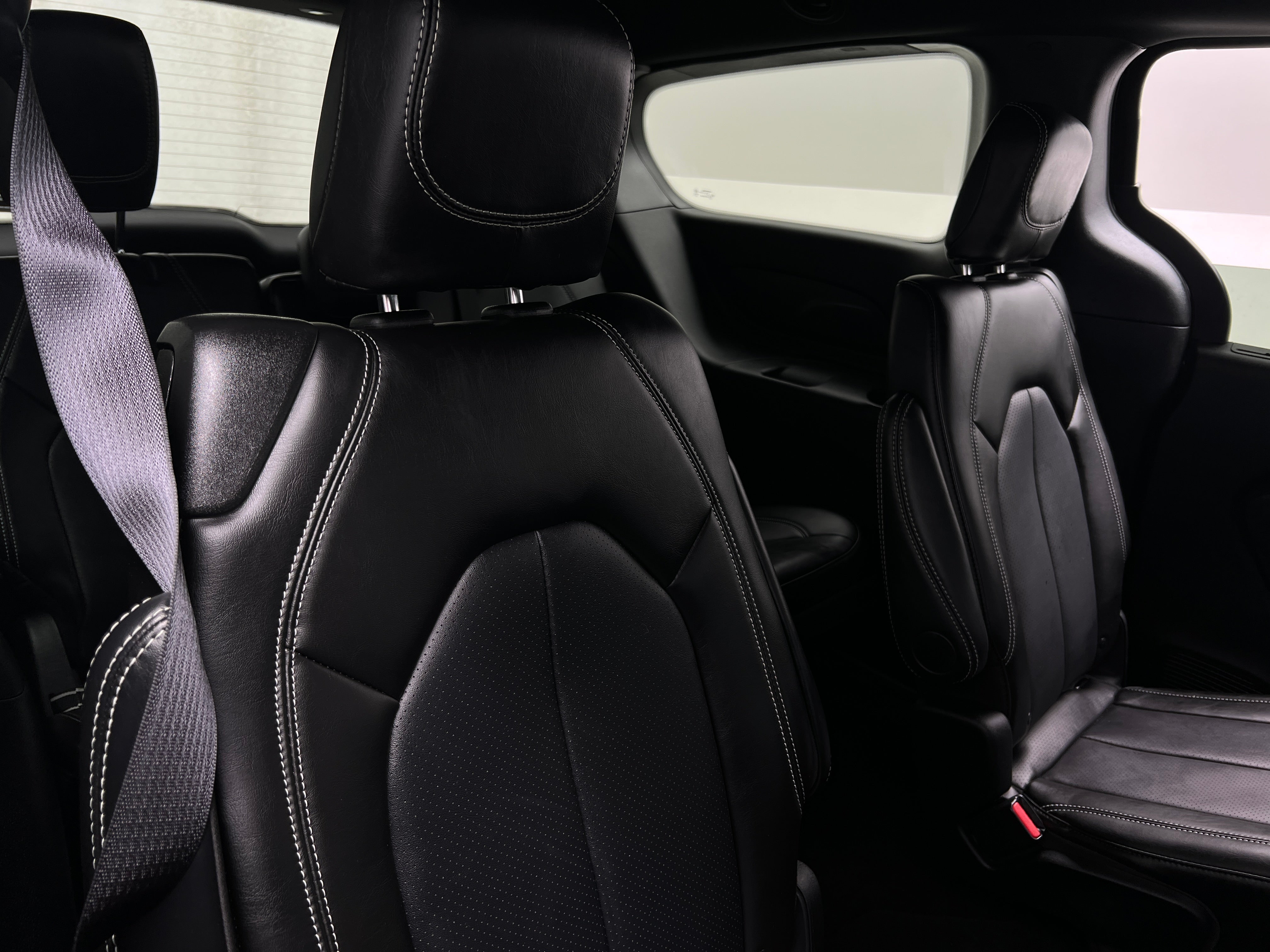 2025 Chrysler Pacifica Select 5