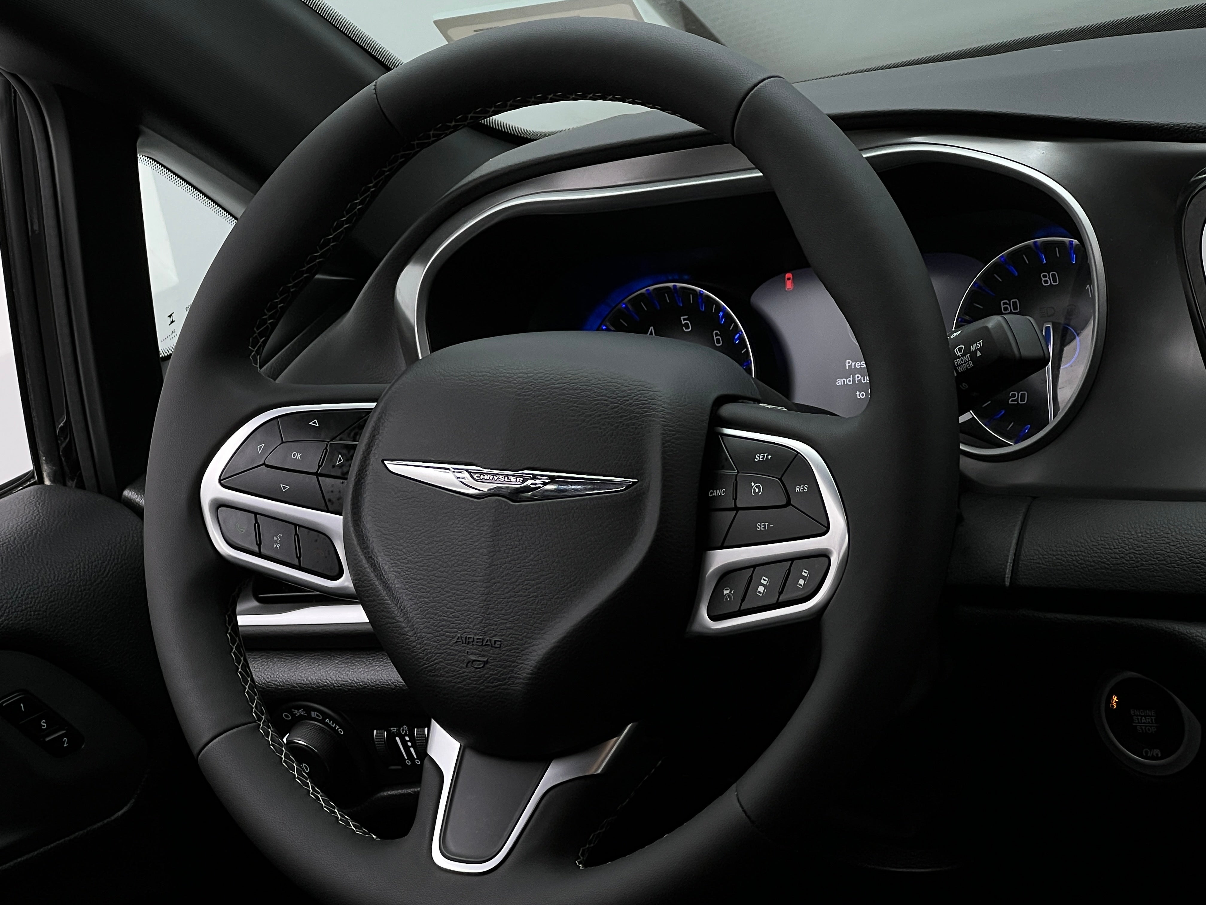 2025 Chrysler Pacifica Select 4