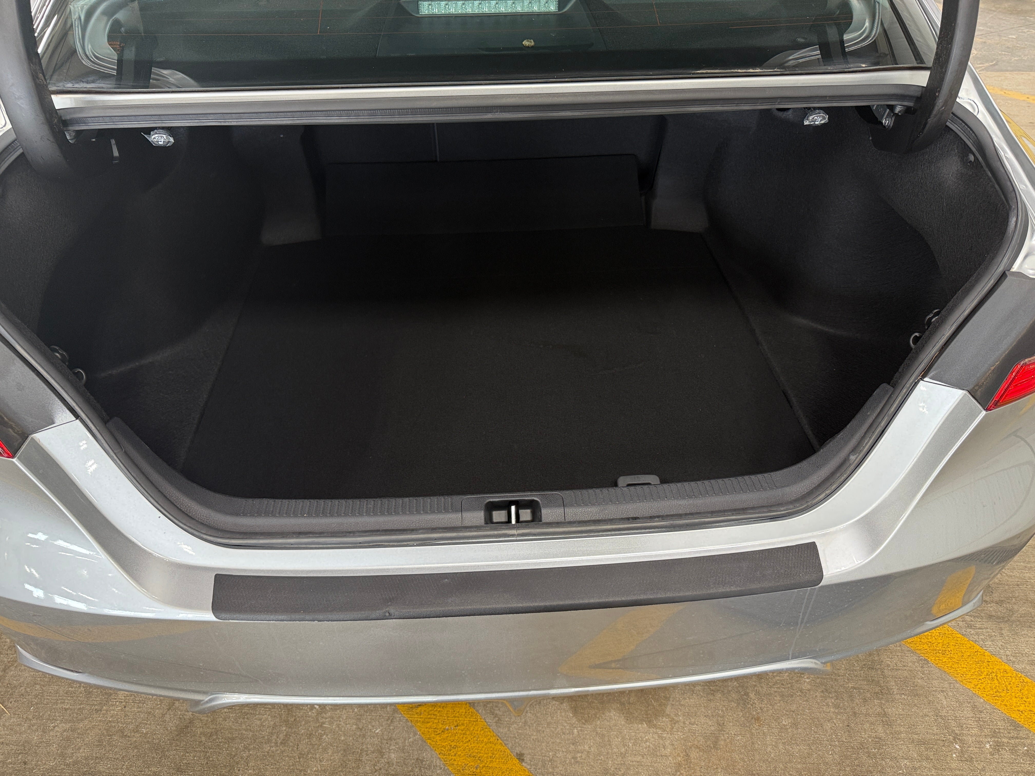 2022 Toyota Camry SE 6