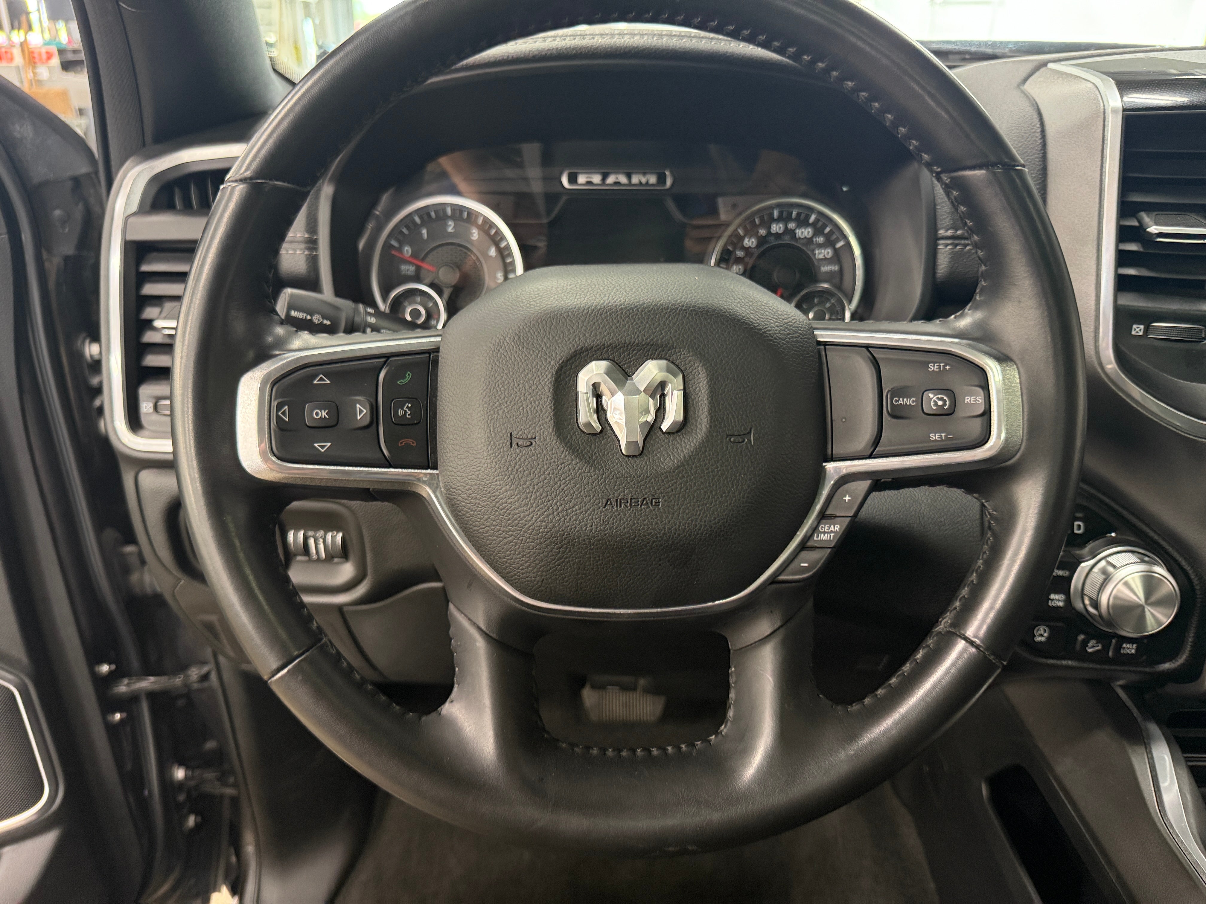 2022 RAM 1500 Laramie 4