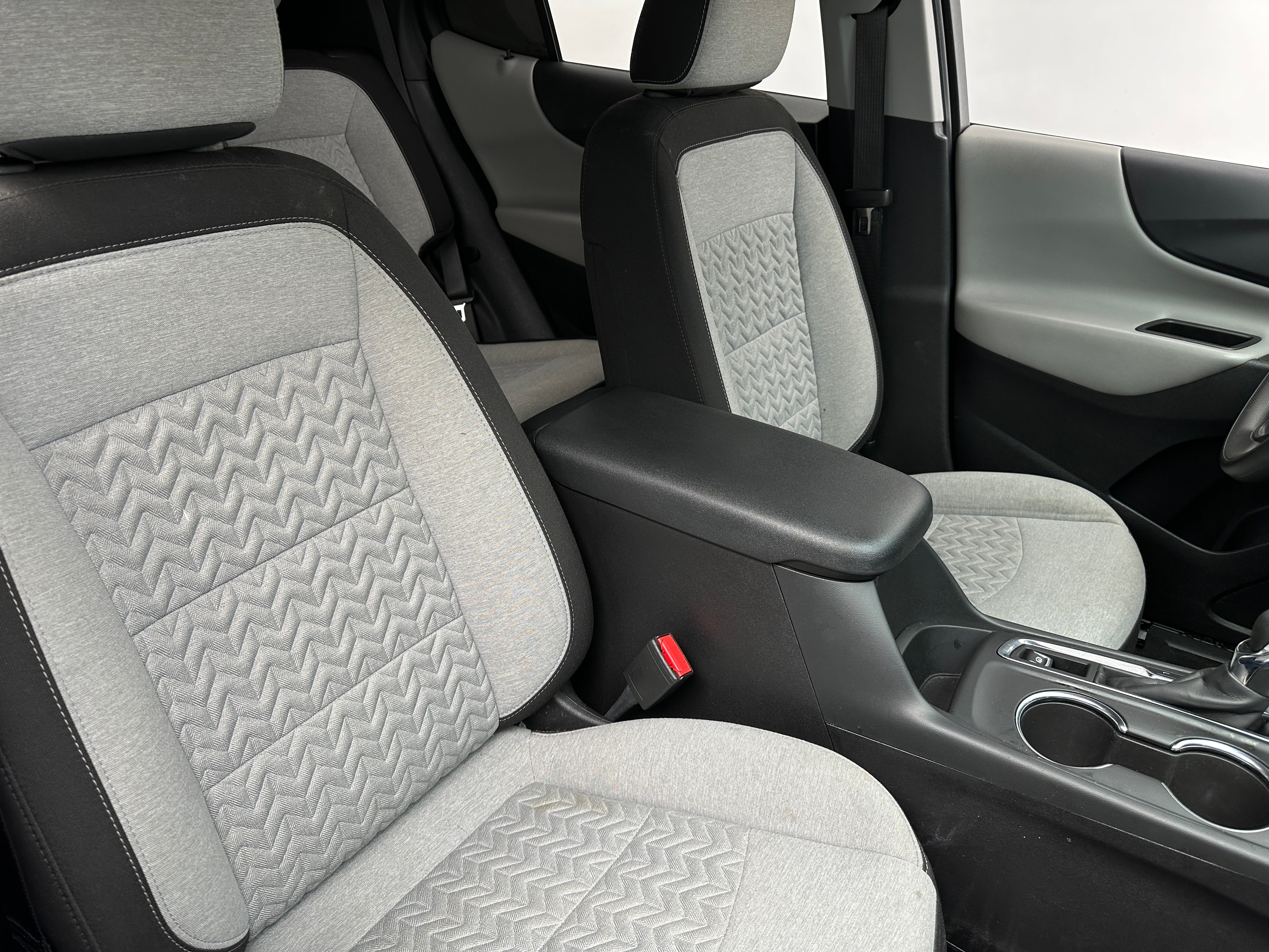 2022 Chevrolet Equinox LS 2