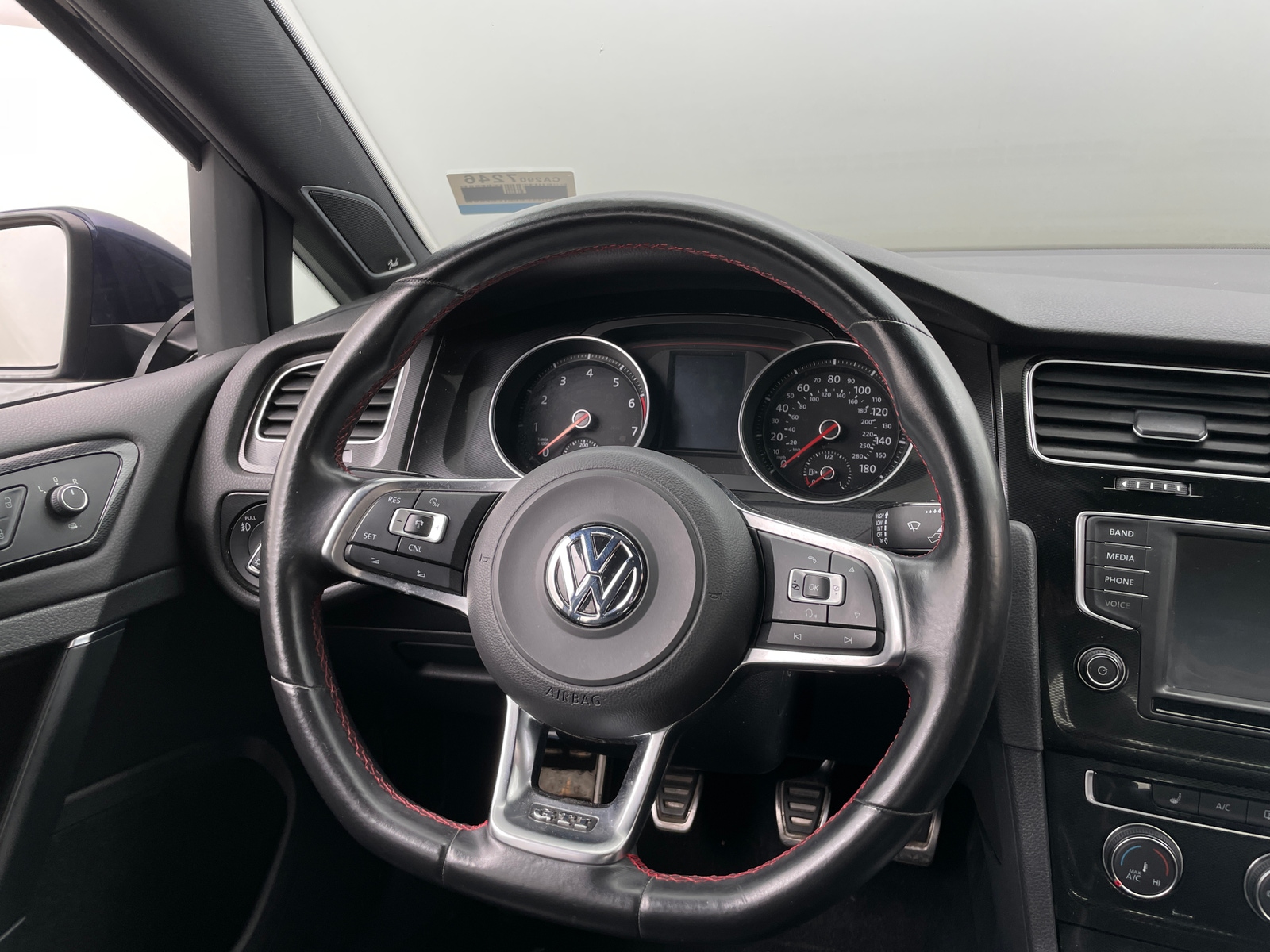 Thumbnail: 2016 Volkswagen Golf - 5