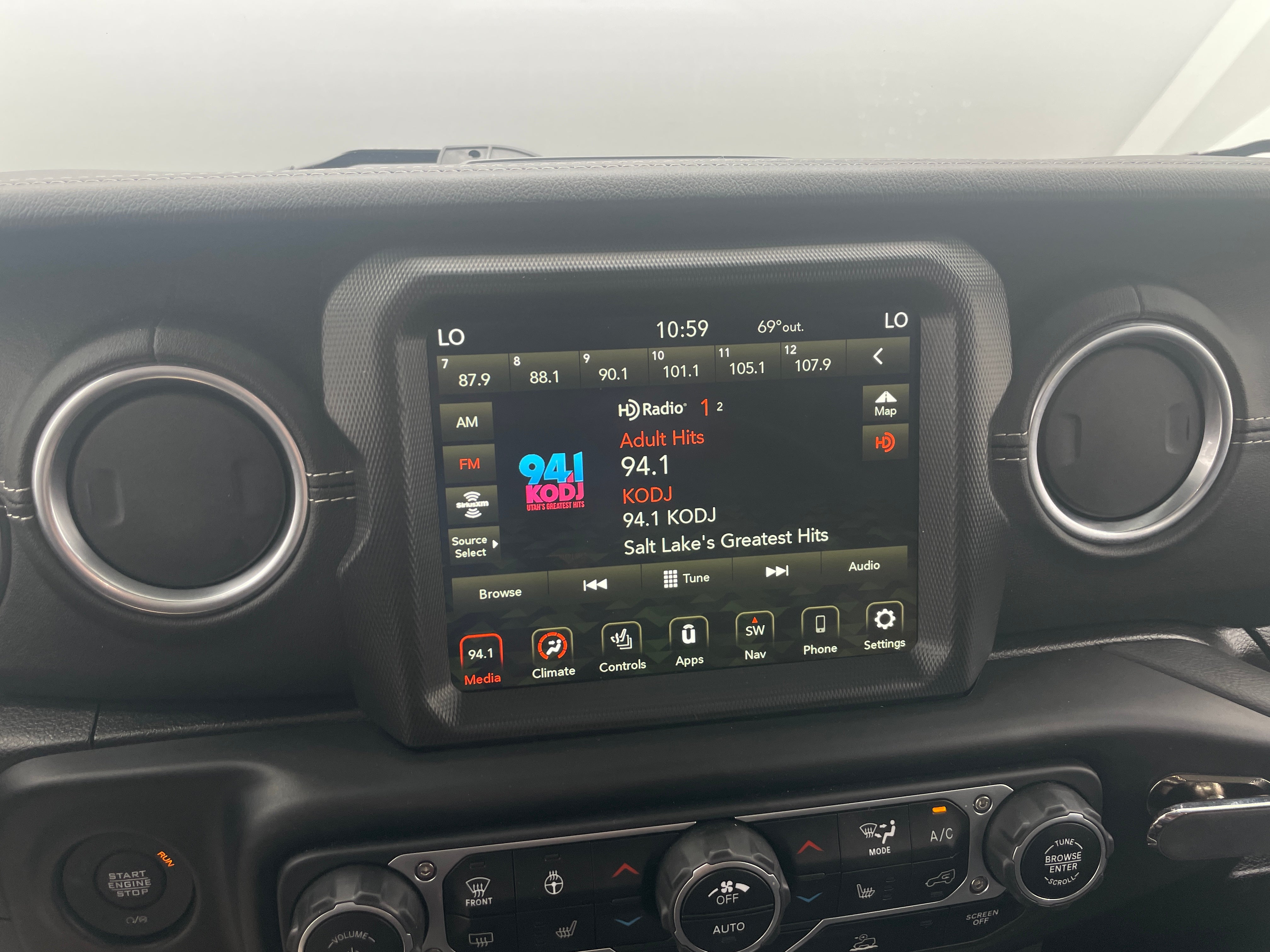 2023 Jeep Wrangler Sahara 4xe 3