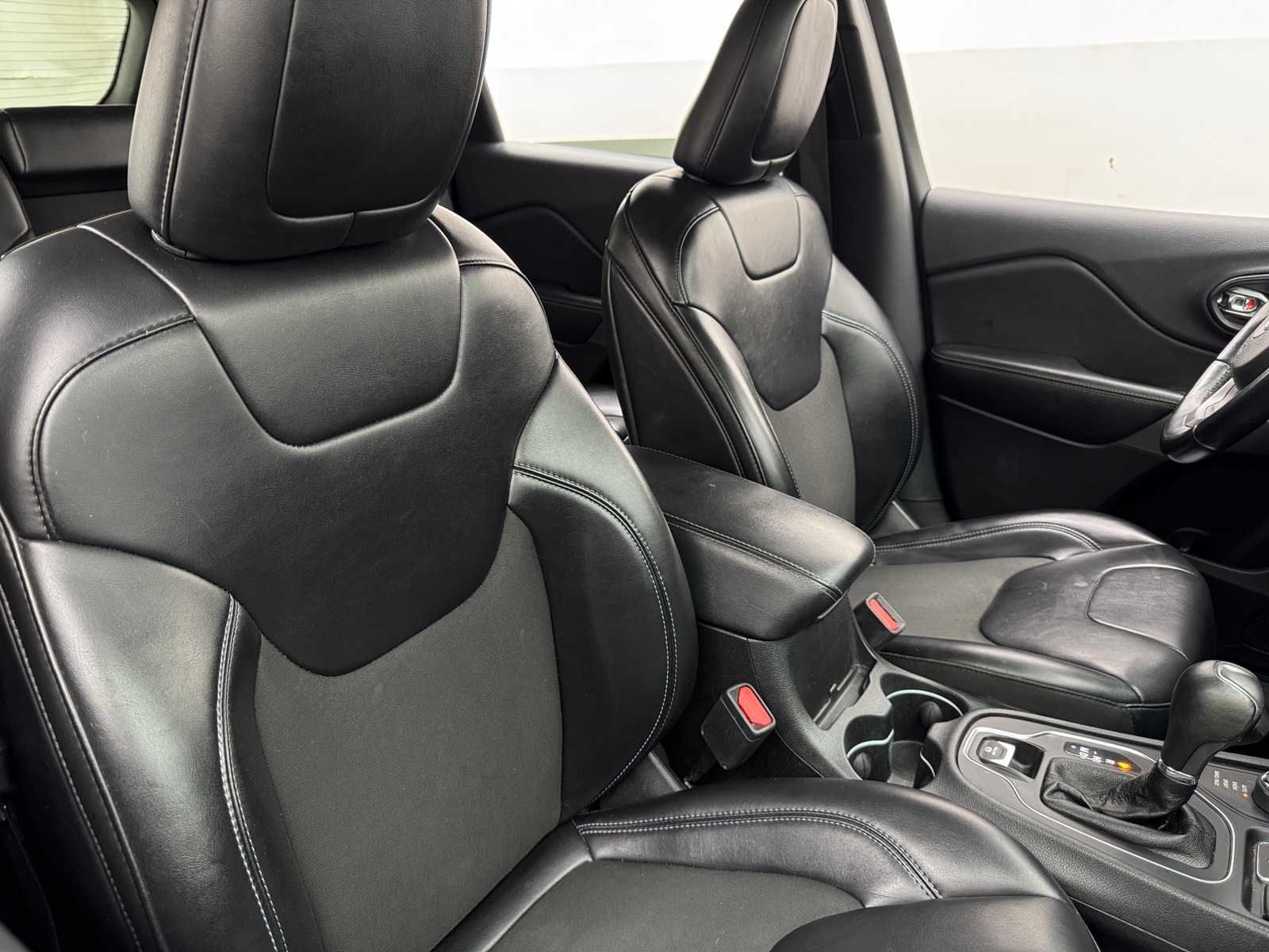 Thumbnail: 2019 Jeep Cherokee - 2