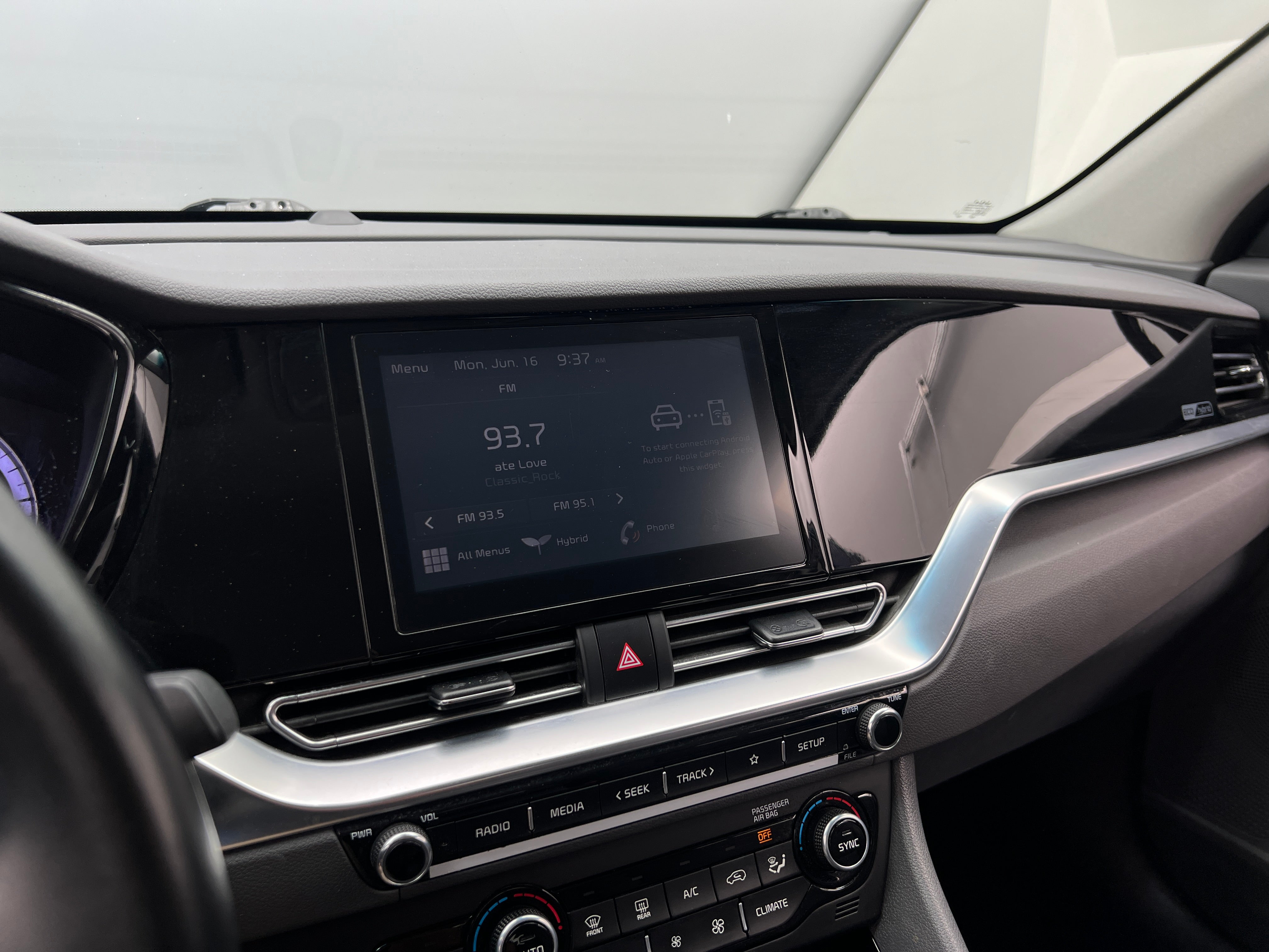 Thumbnail: 2022 Kia Niro - 4