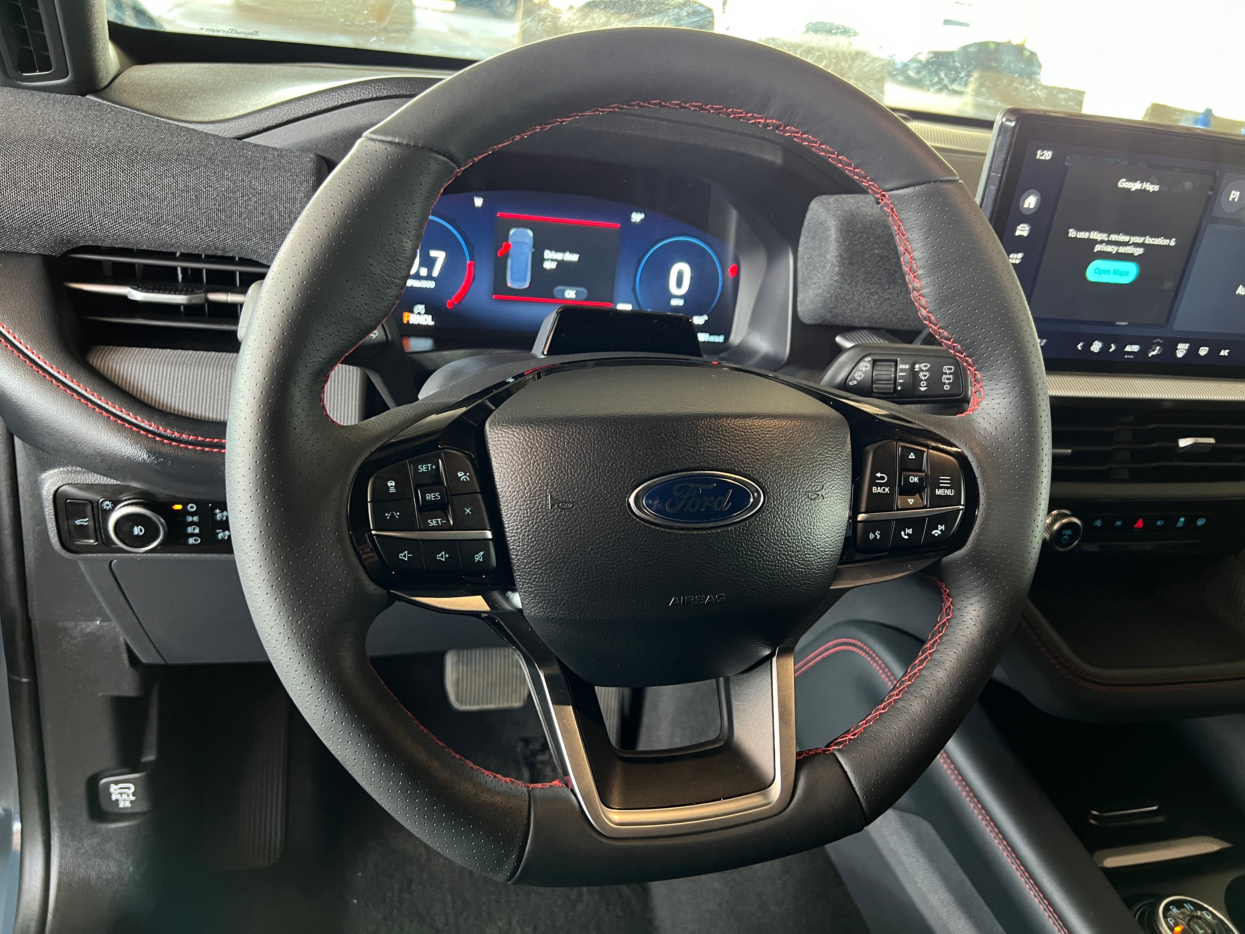 2025 Ford Explorer ST-Line 4