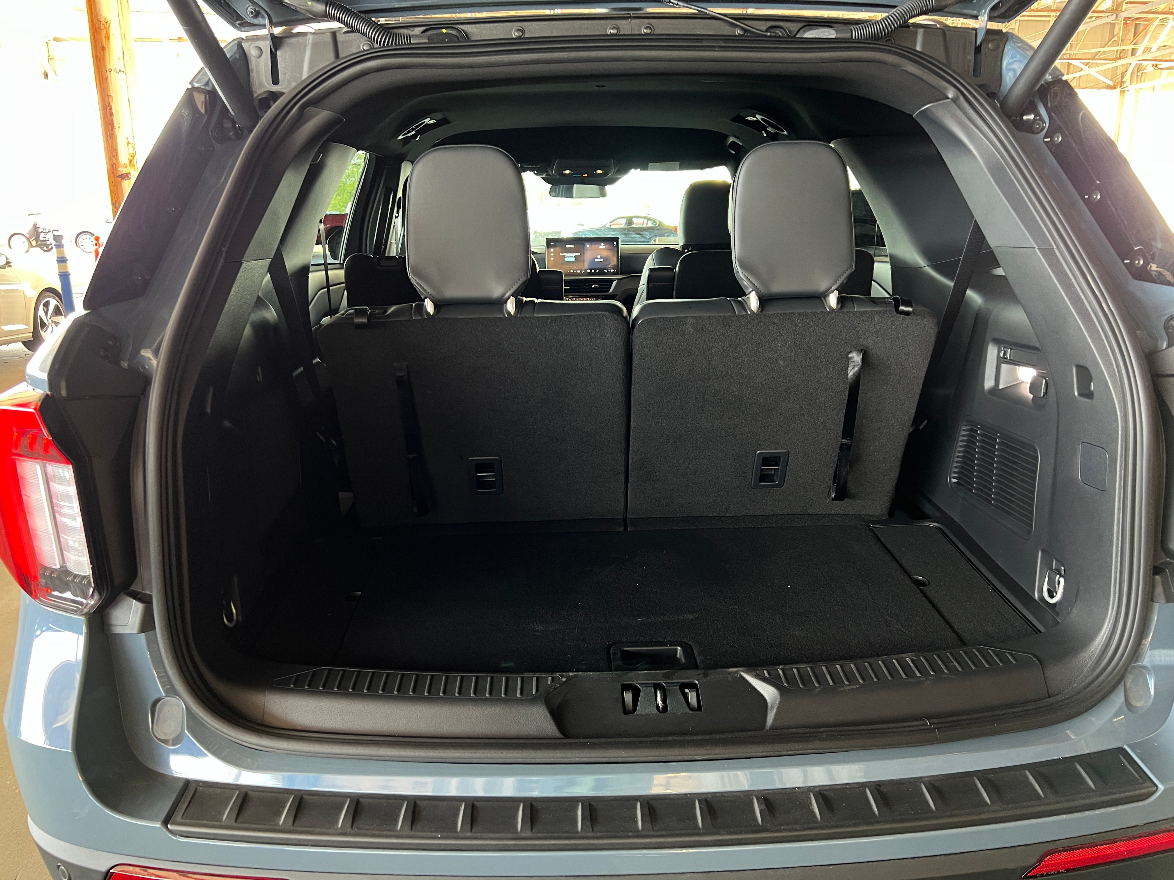 2025 Ford Explorer ST-Line 6