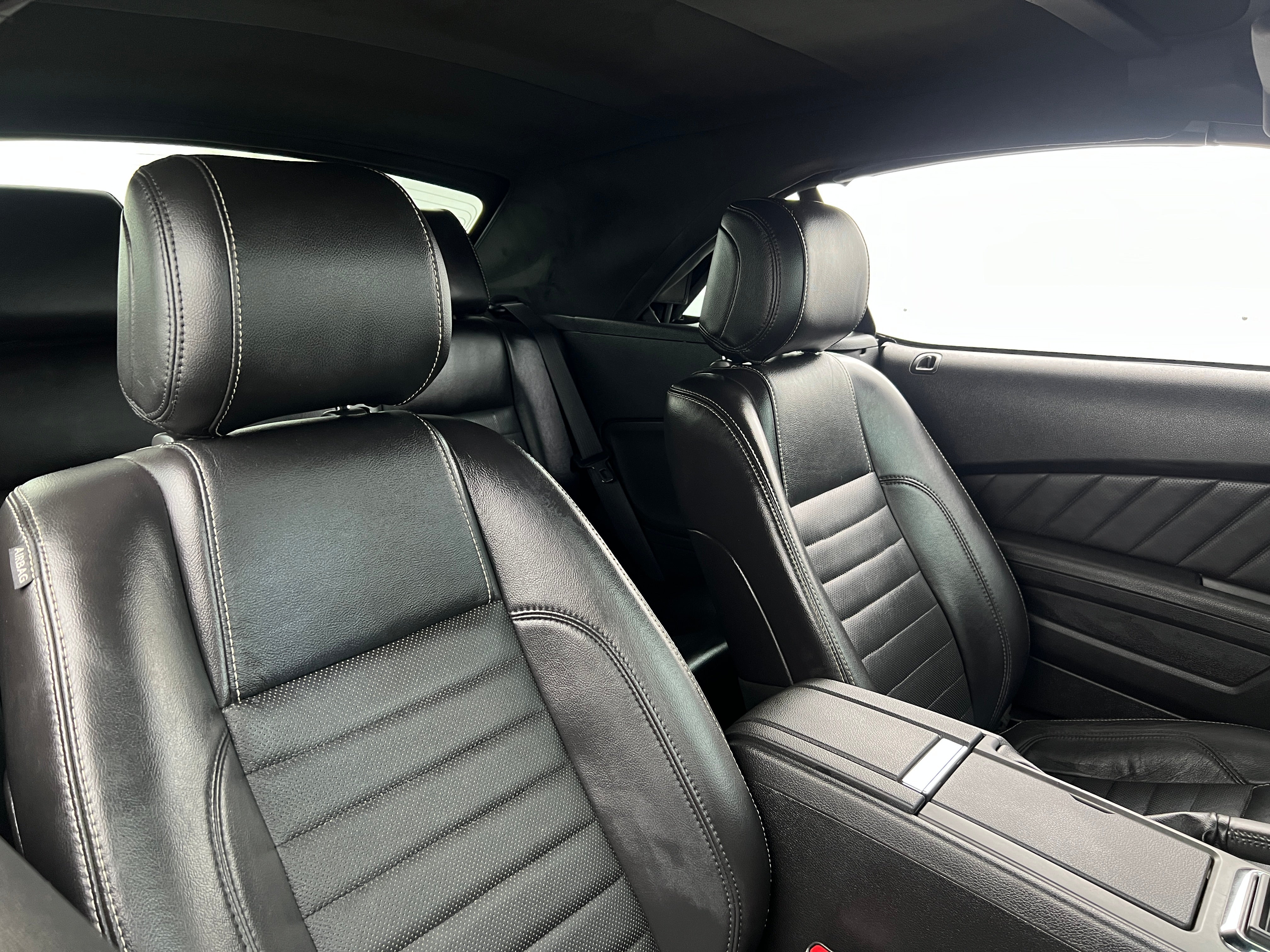 2014 Ford Mustang Premium 2
