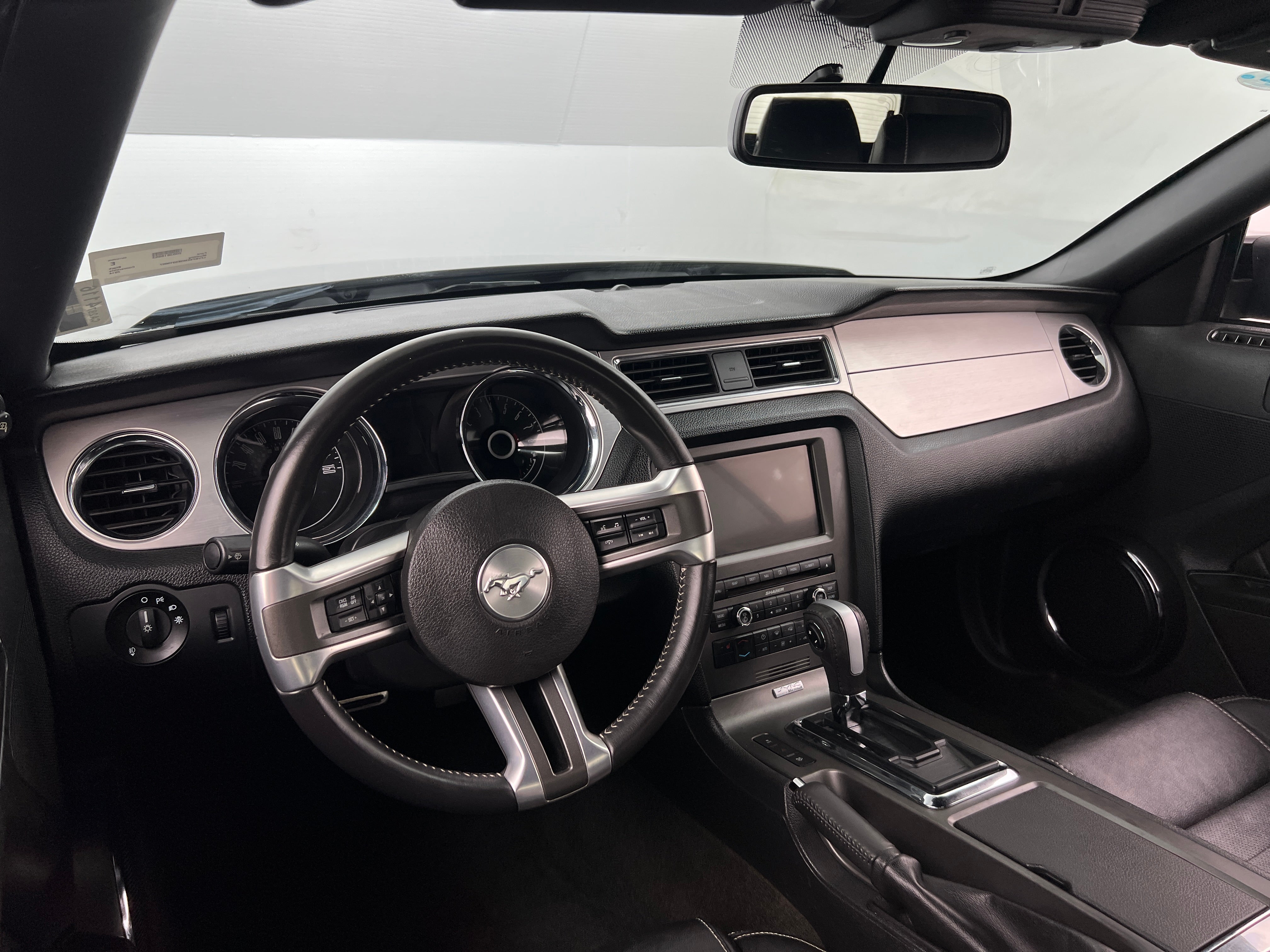 2014 Ford Mustang Premium 3