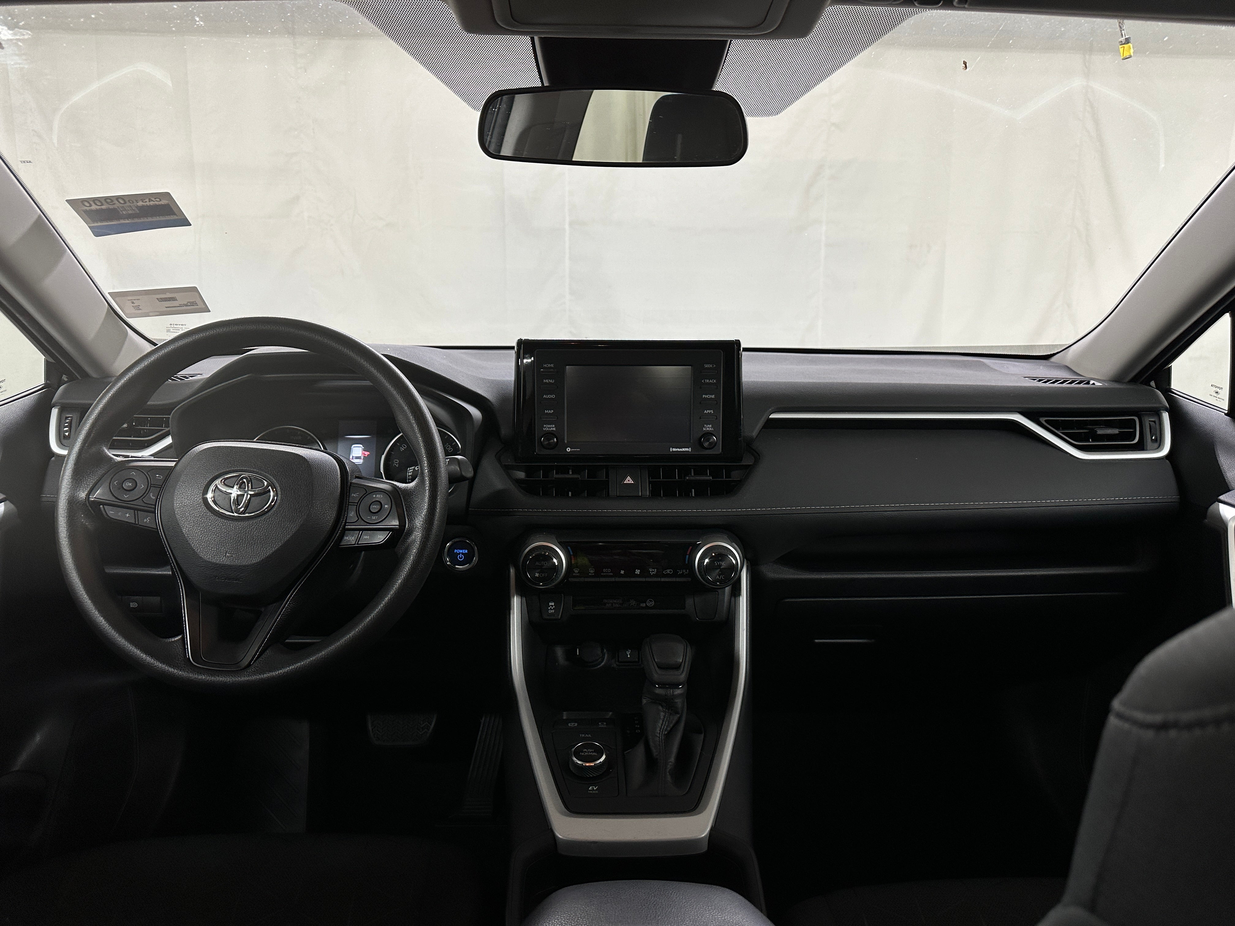 2021 Toyota RAV4 XLE 3
