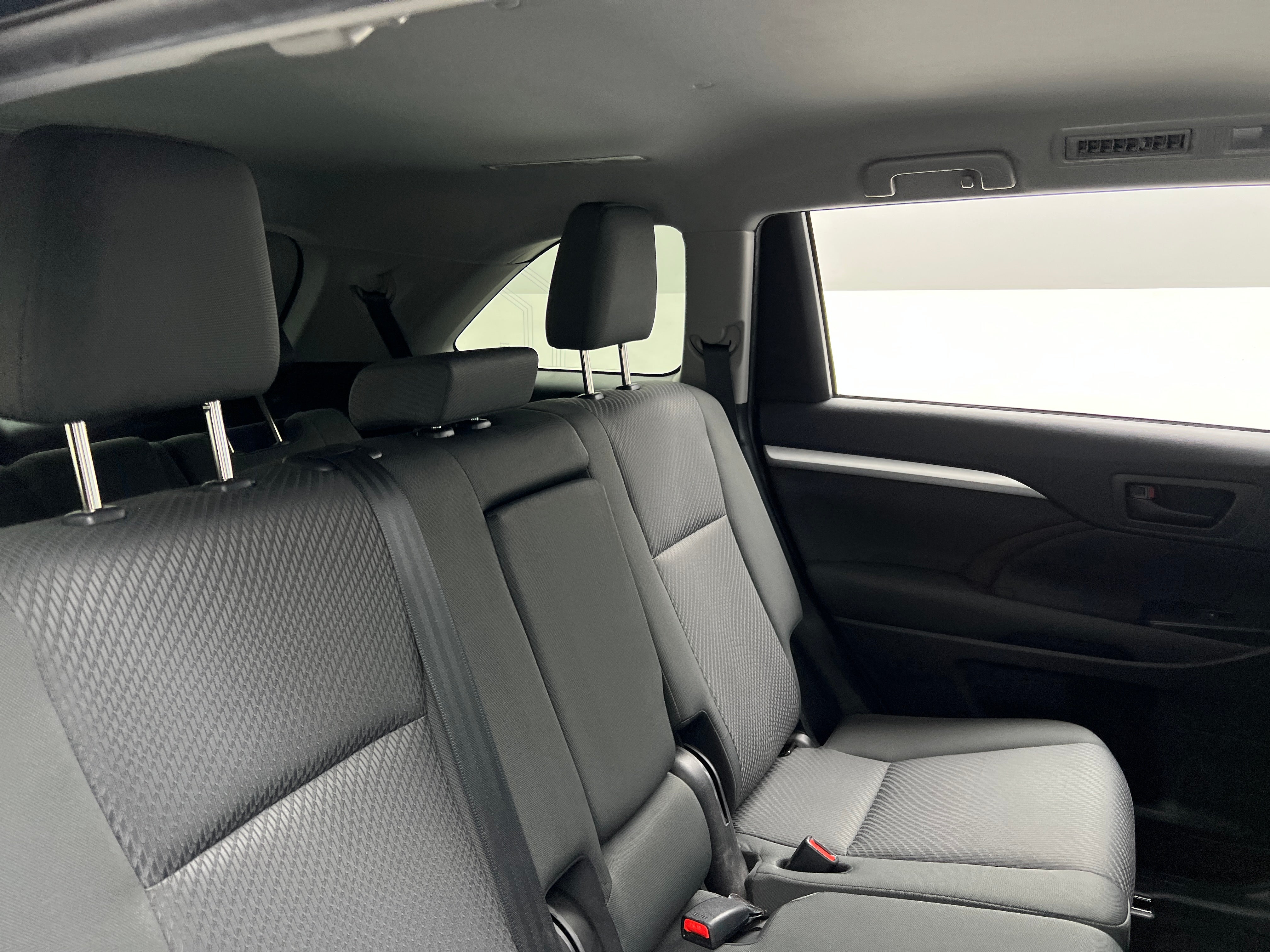 2019 Toyota Highlander LE 6